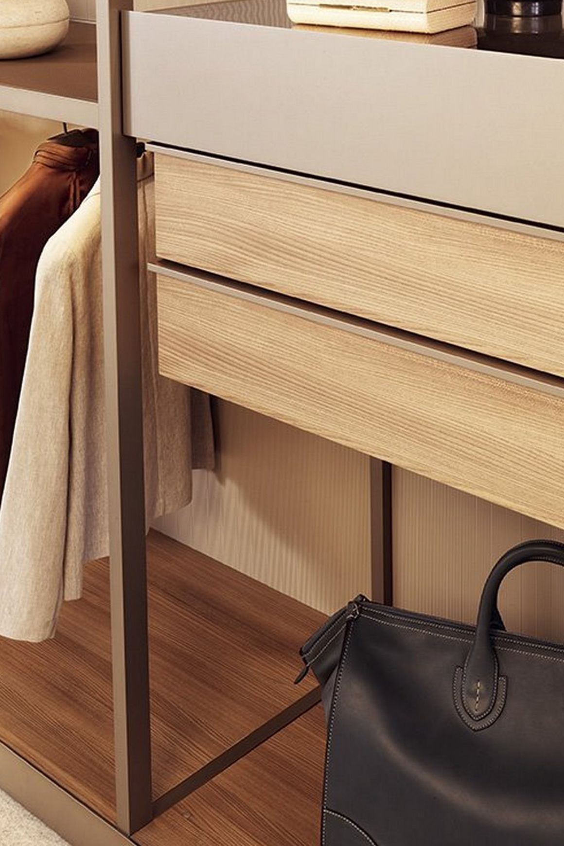 Senzafine Walk-In Closet