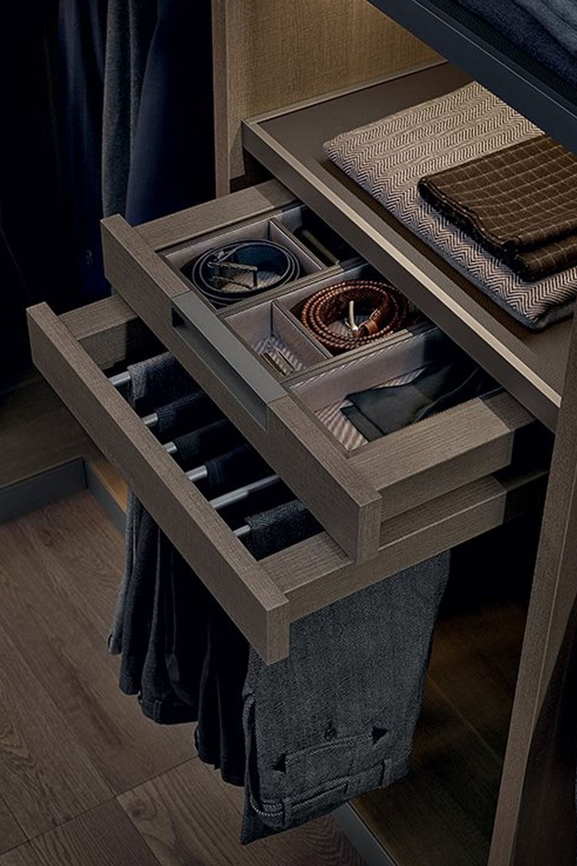 Senzafine Walk-In Closet
