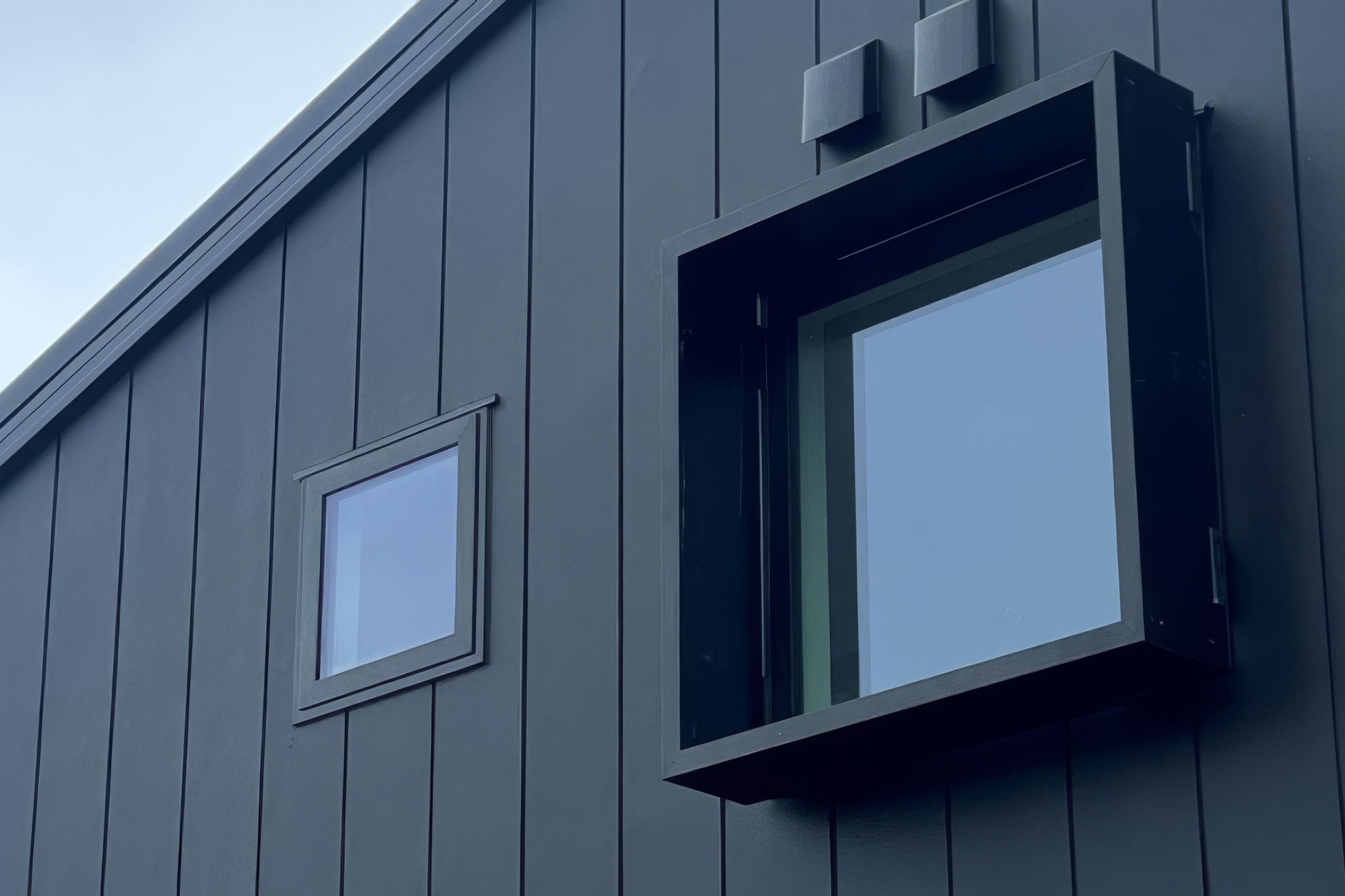 Altus® Window Shroud