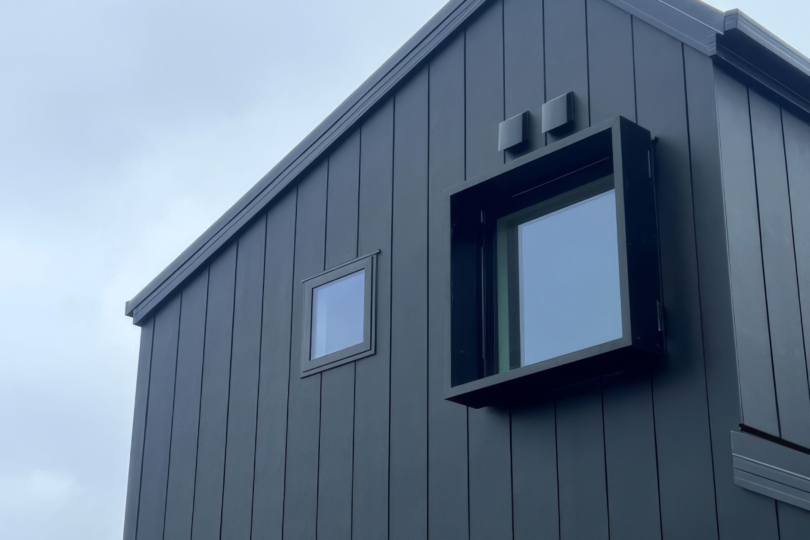 Altus® Window Shroud