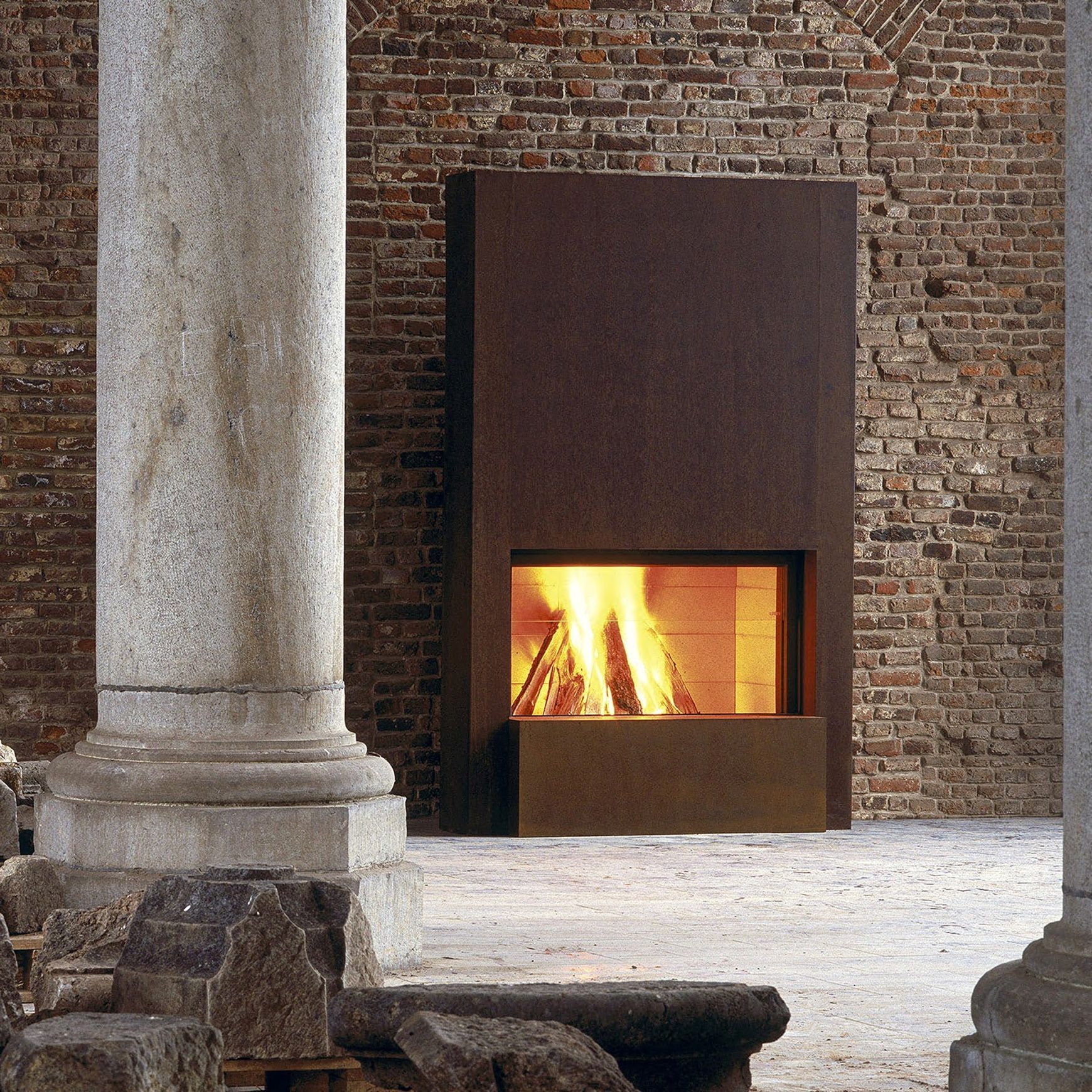 STUV 21 - 125 SF - Fireplace