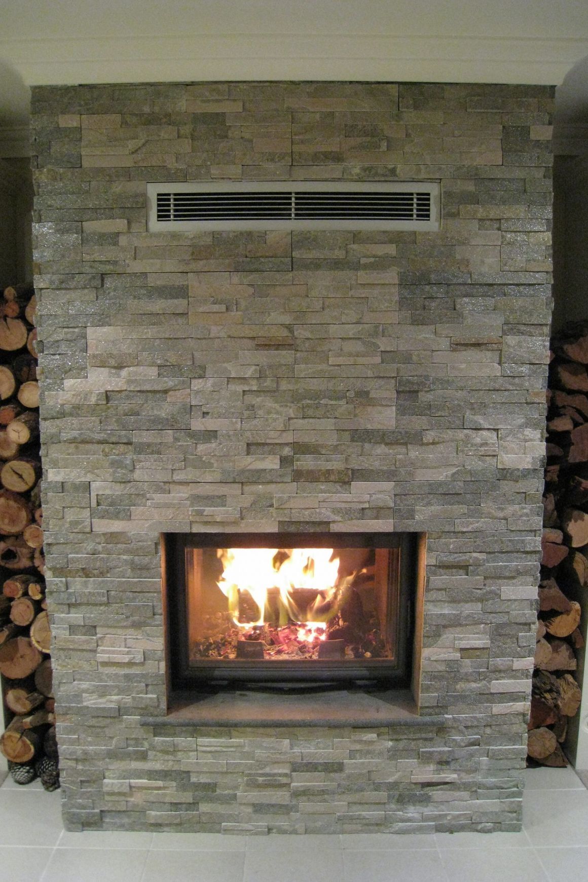 Cheminee Chazelles CDF800R Radiant Wood Fireplace