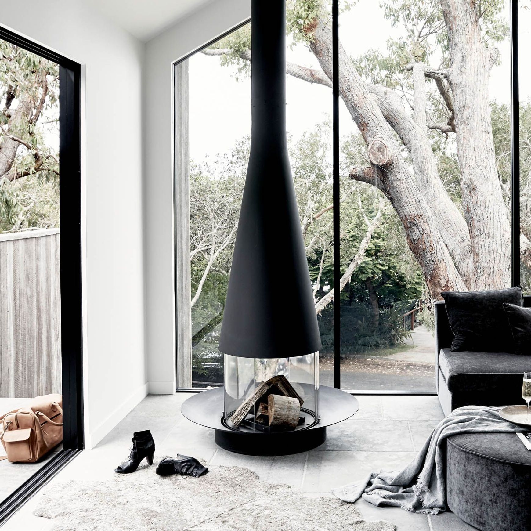 Filiofocus - Suspended Fireplace