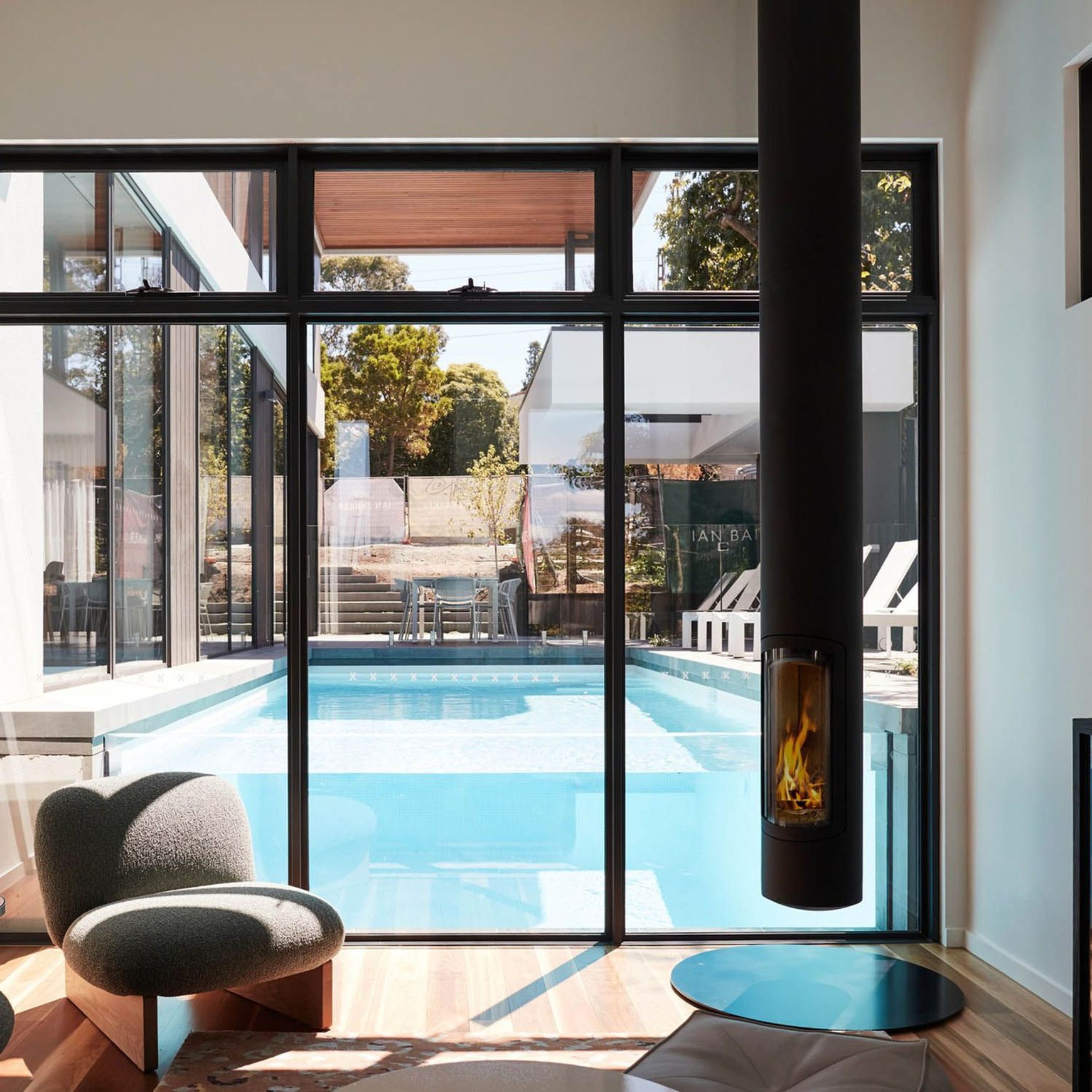 Slimfocus - Suspended Fireplace