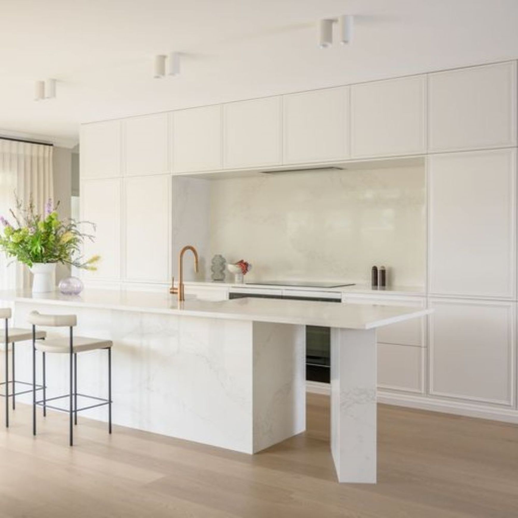 European Oak Lacquer Wood Flooring