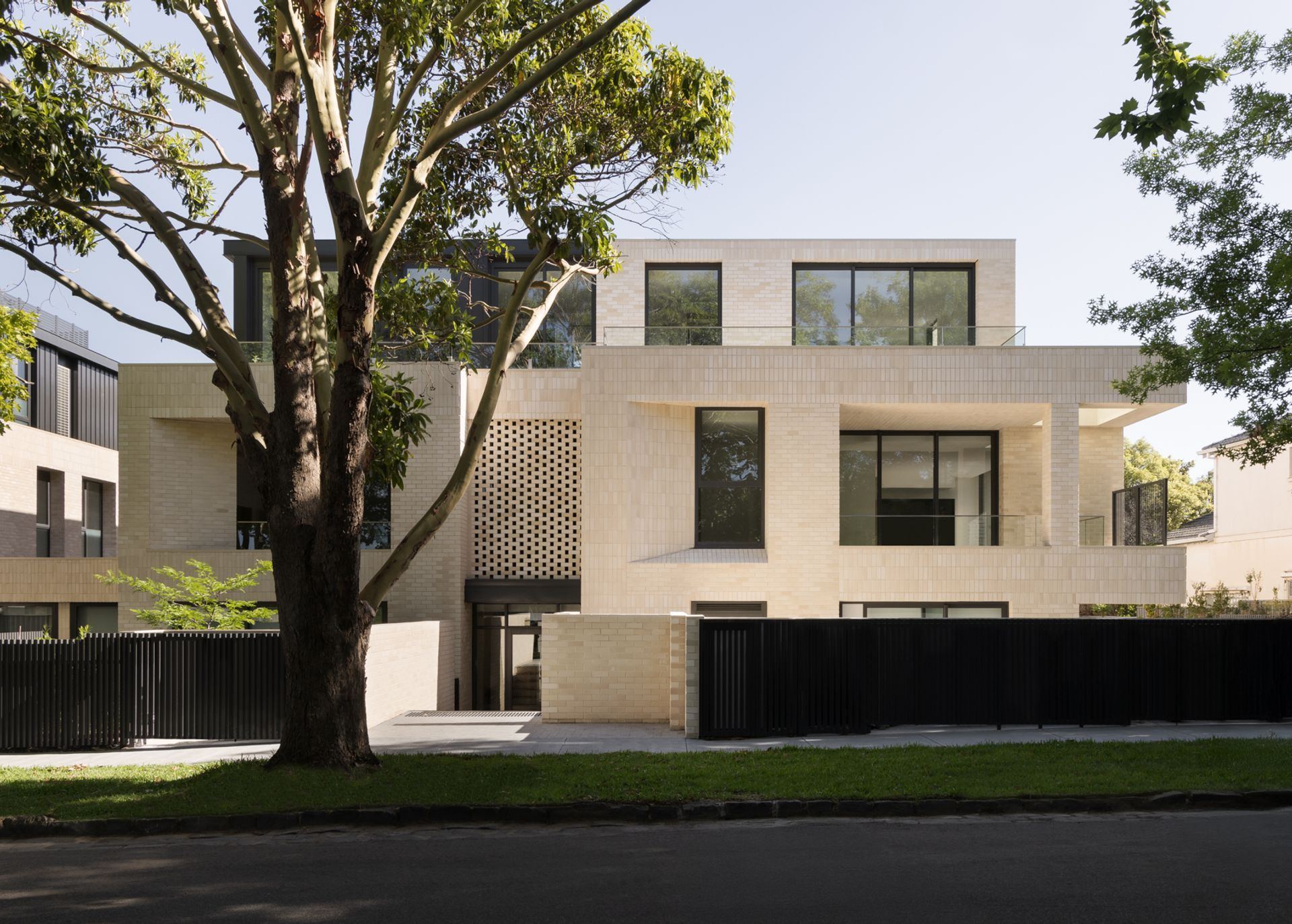 LIFE Architecture and Urban Design