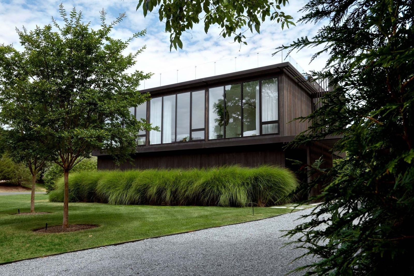 An East End Escape that Reclaims Views - Harbor Hideaway