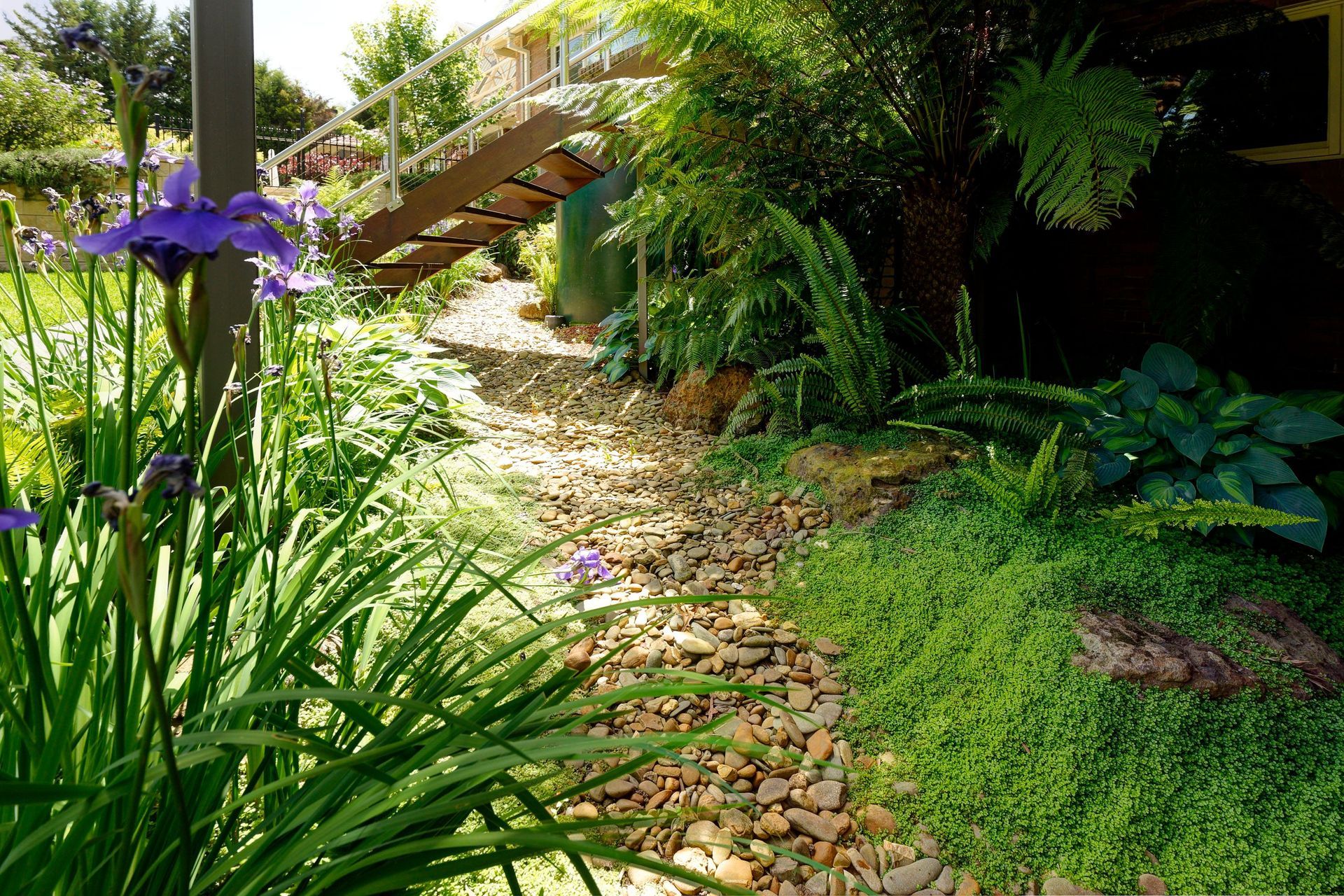 Hero Banner for AQL Landscape Design