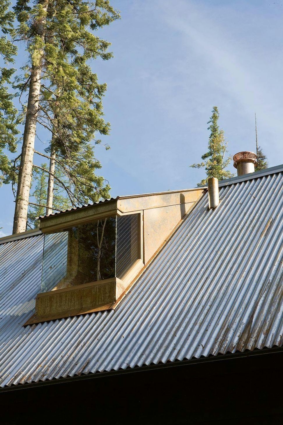 0203-Stone-Creek-Camp-Art-Gray-V-Lodge-Window-Detail-copy.jpg