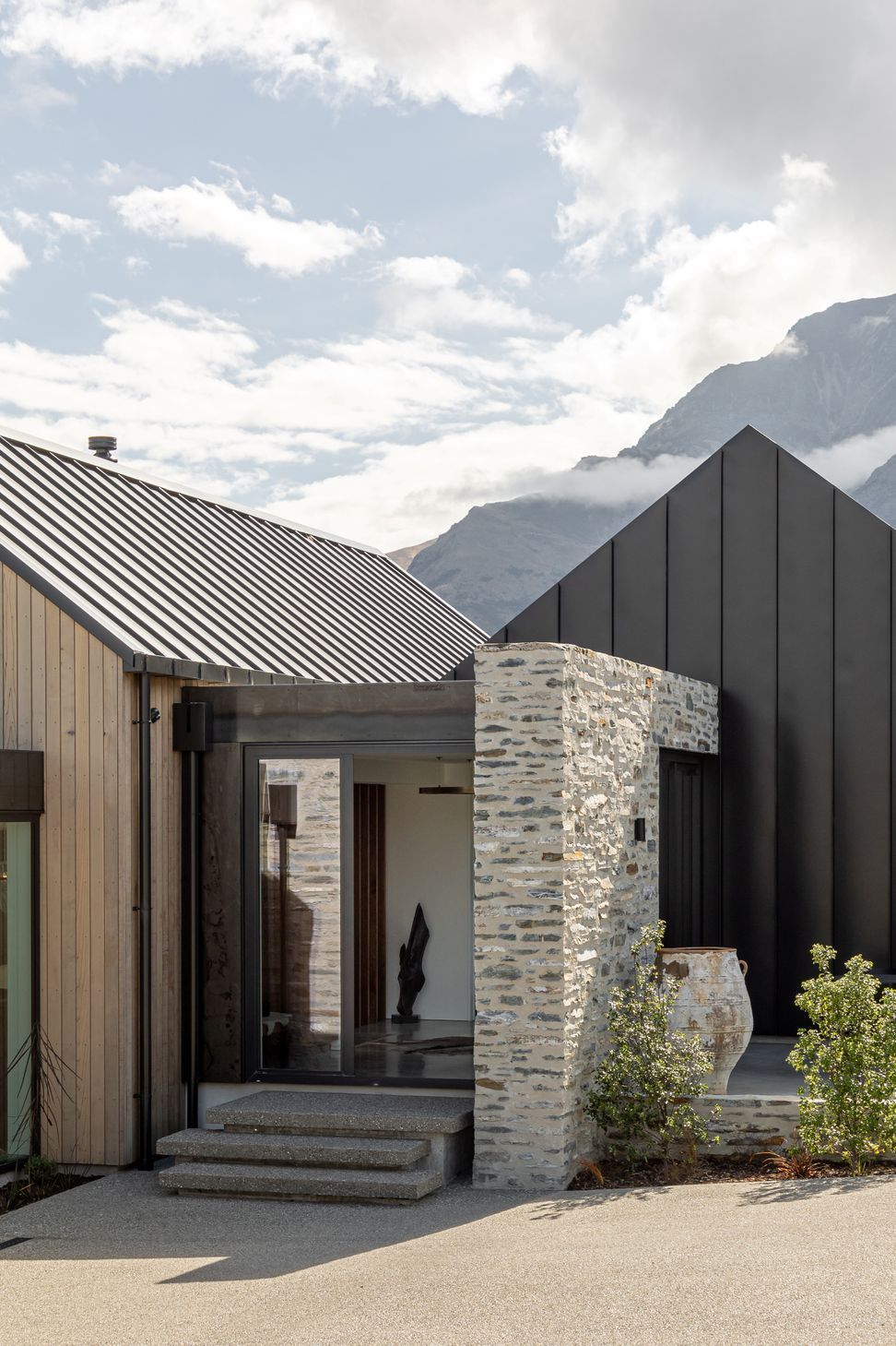 Ben-Hudson-Architects-gallery-house-stone-entrance.jpg