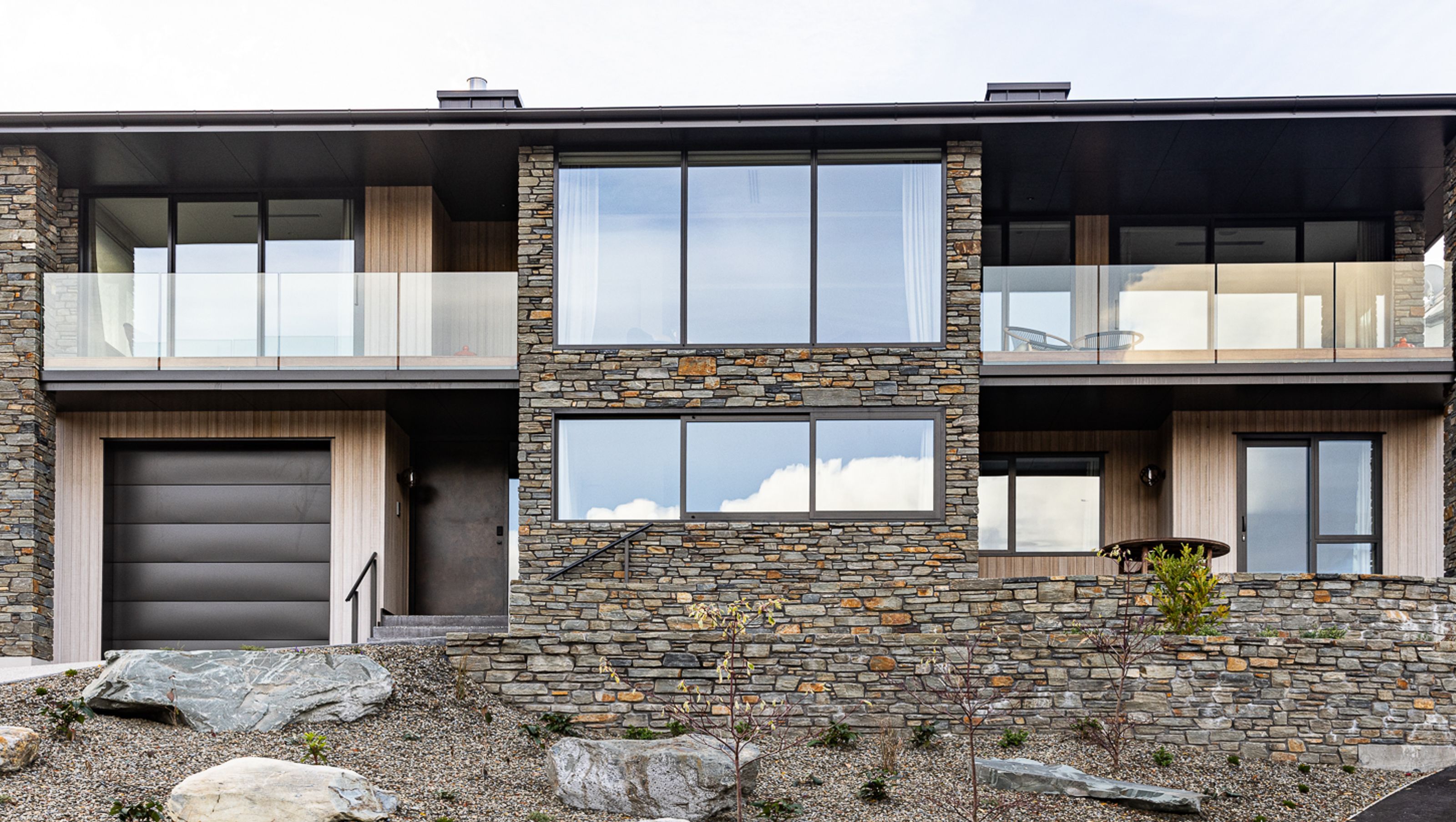 Lakefront Style & Utility