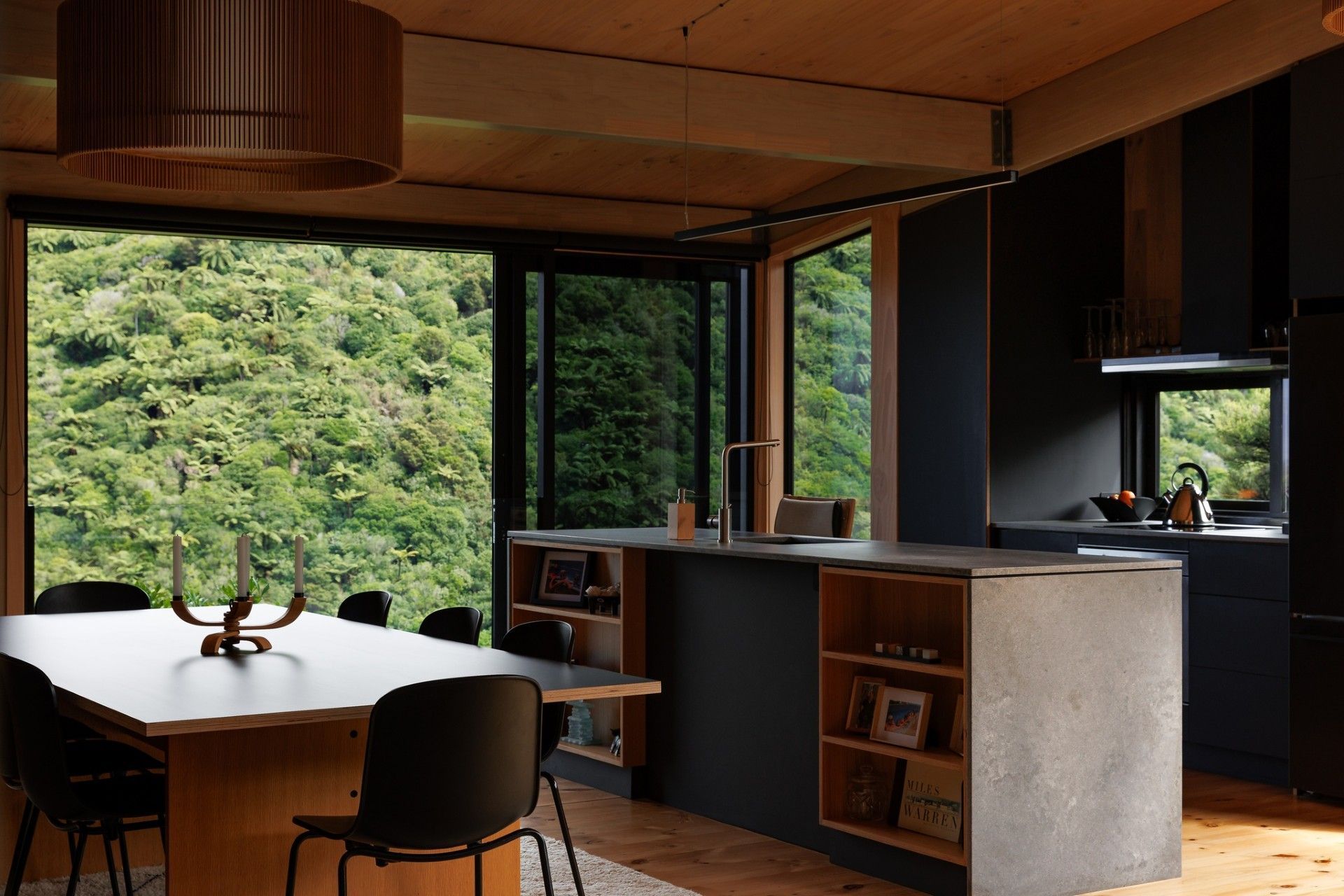 golden-bay-house-01-kitchen-dining-bush-view.jpg