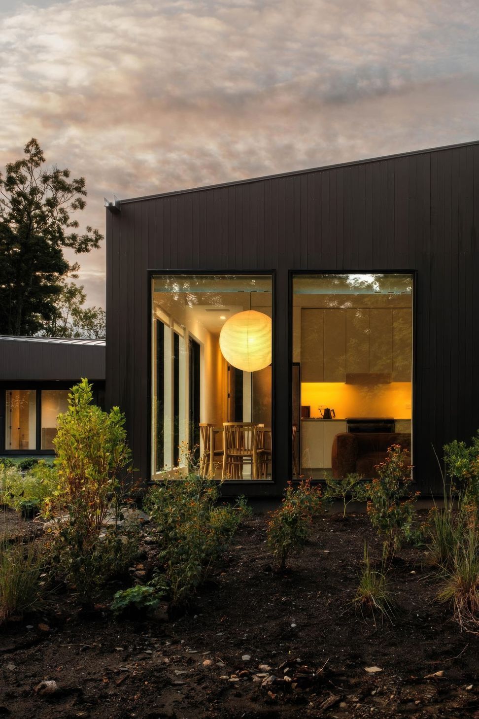 imgi13black-modern-mountain-house-architecture-catskills-ny-gigapixel-standard-v2-2x.jpg