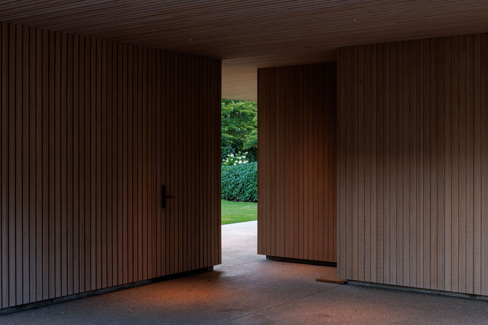 ourhouseentrysimondevitt6-v2.jpg