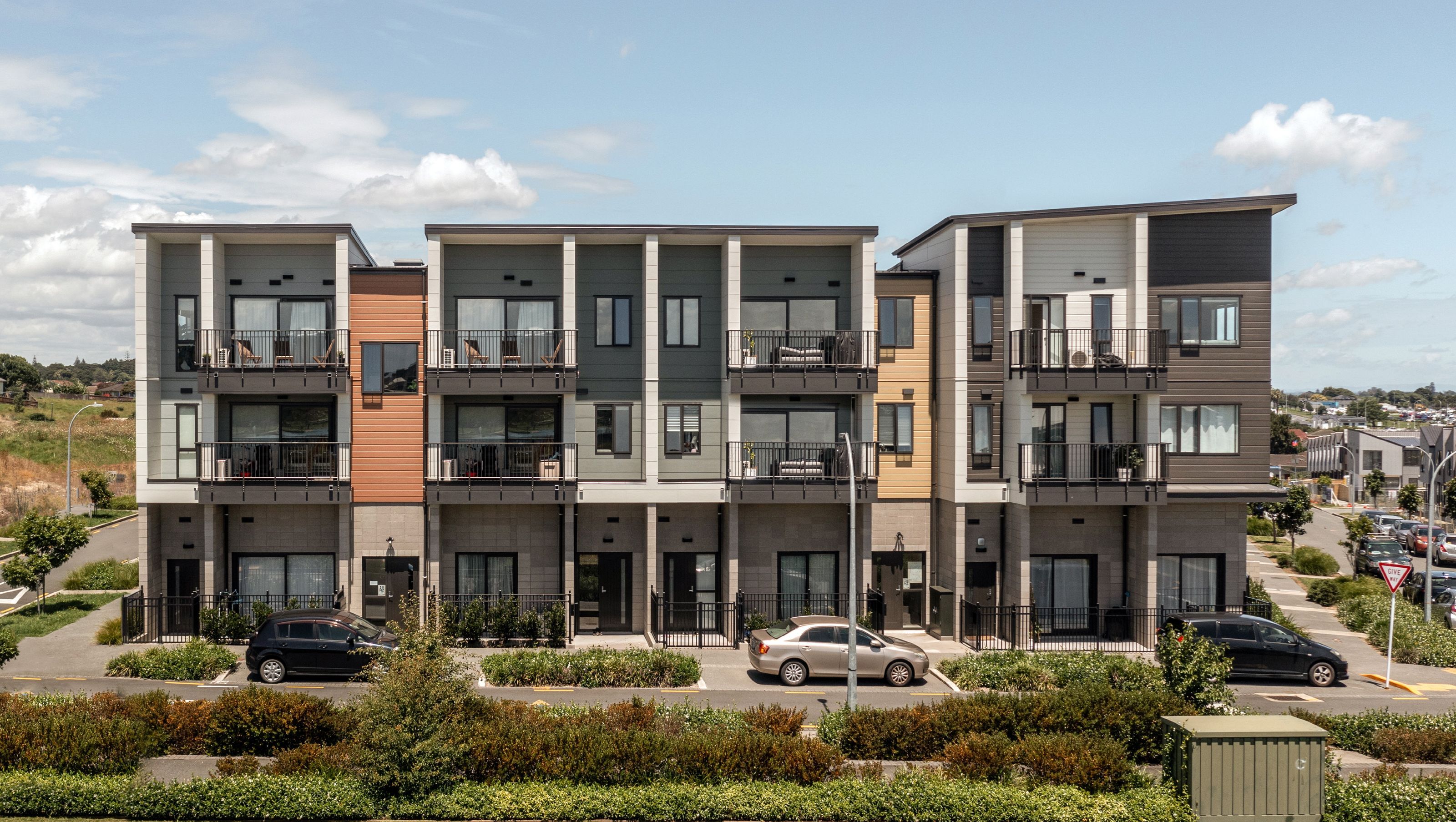 Pacific Gardens Apts