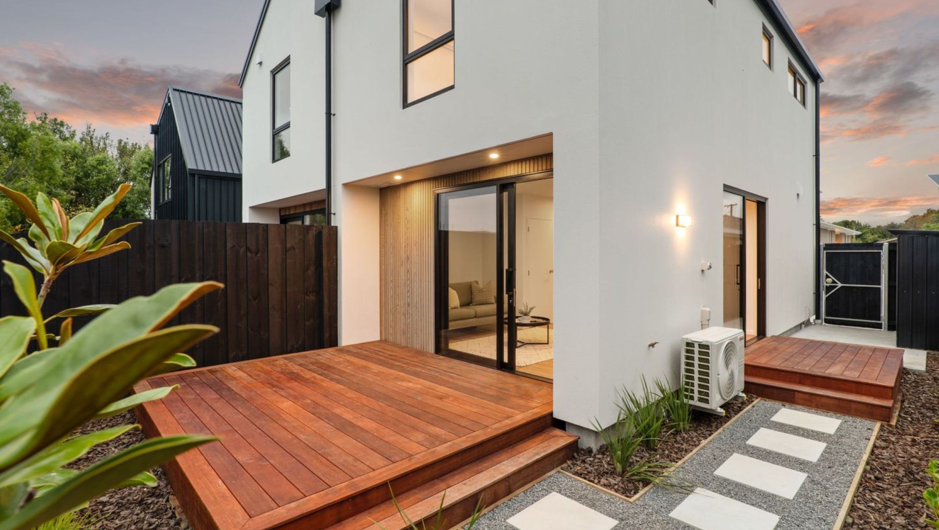 2x Townhouses Wyon St