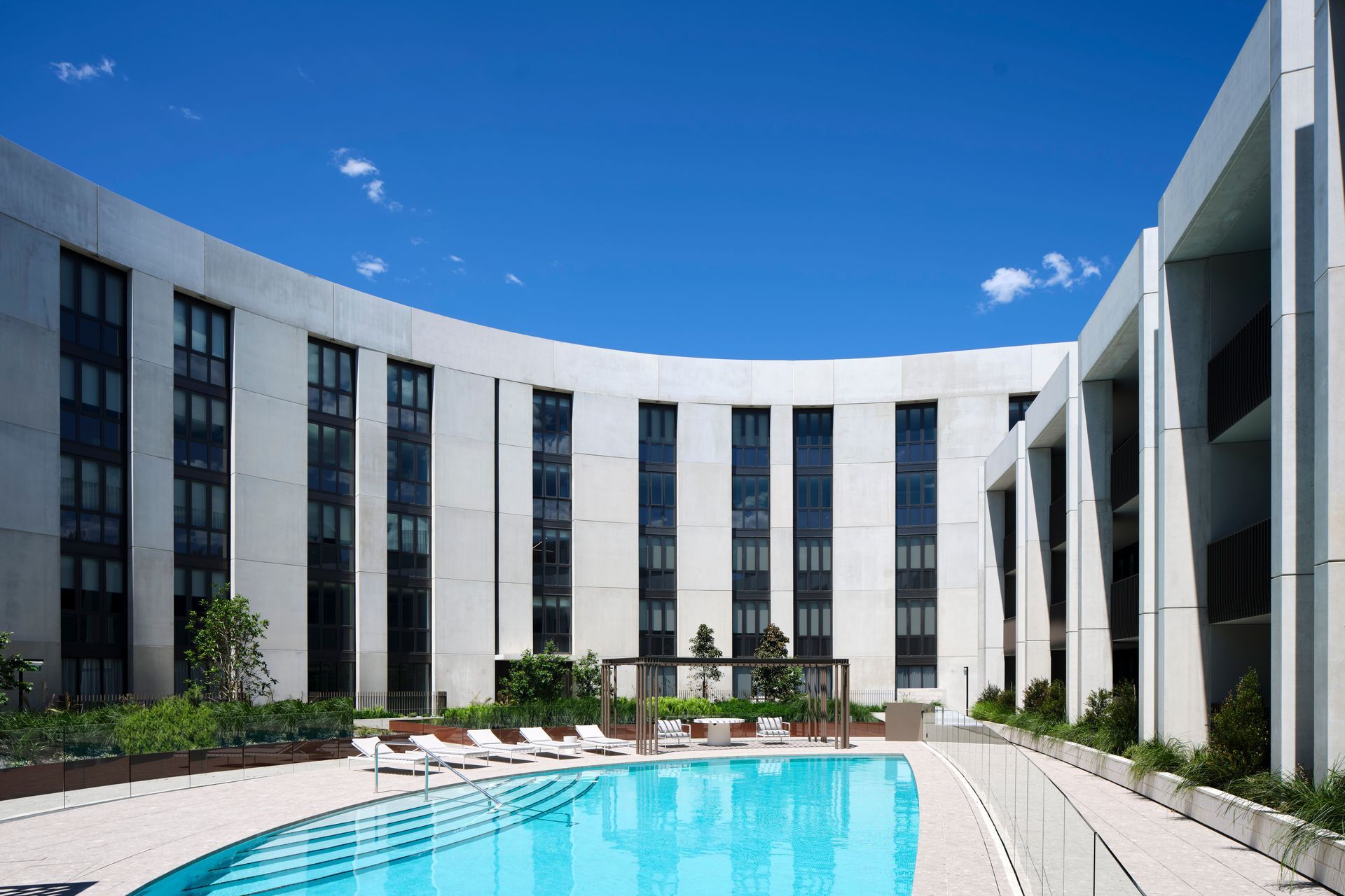 1806-SDS-Nautilus-09-Courtyard-Pool-RP.jpg