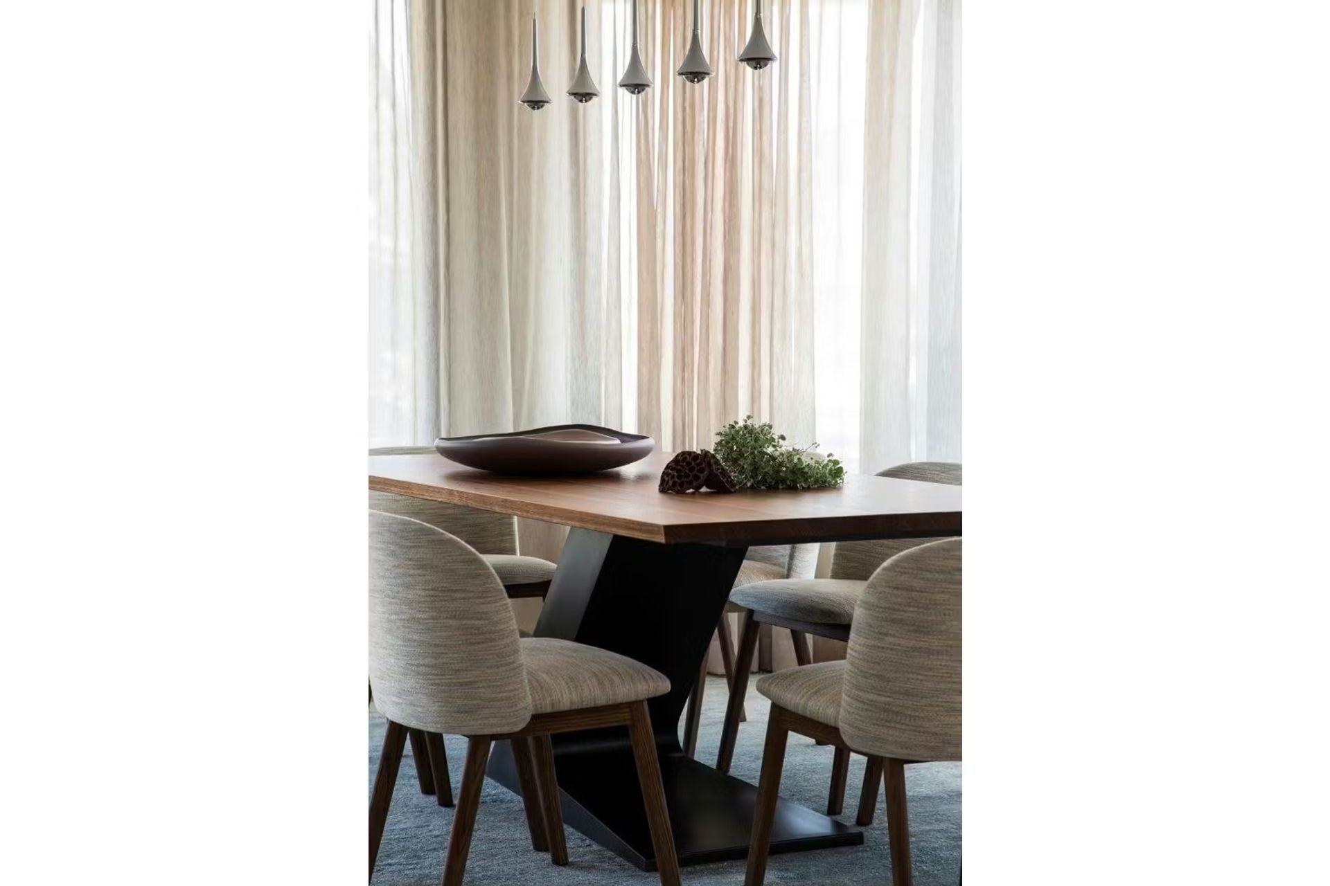 L-table-Avana-chairs-rina-menardi-ceramicsedit1-ap-compressed.jpg