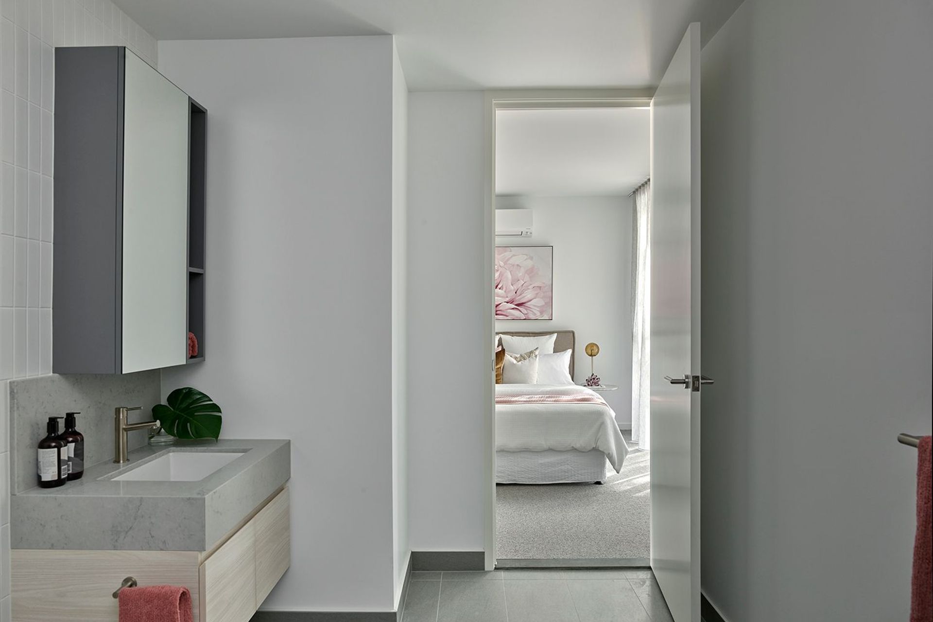 La Sal, Chelsea