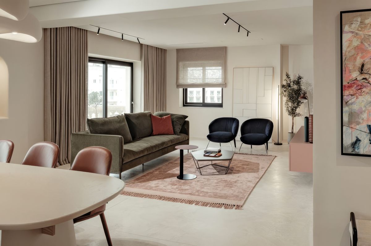 Modernist Apartment for Graphic Designer