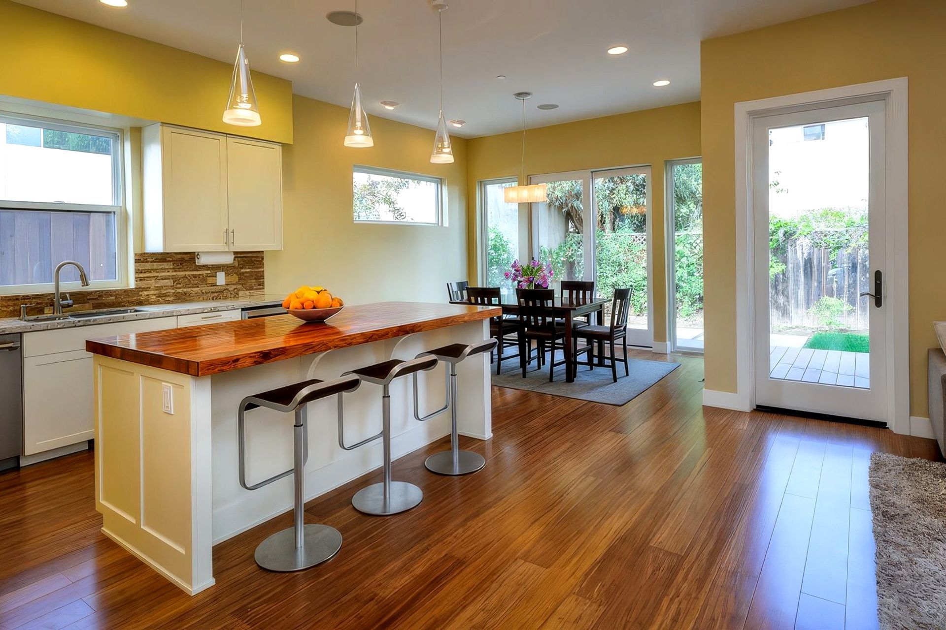 palo-alto-0010-upscaled-by-Replicate.jpg