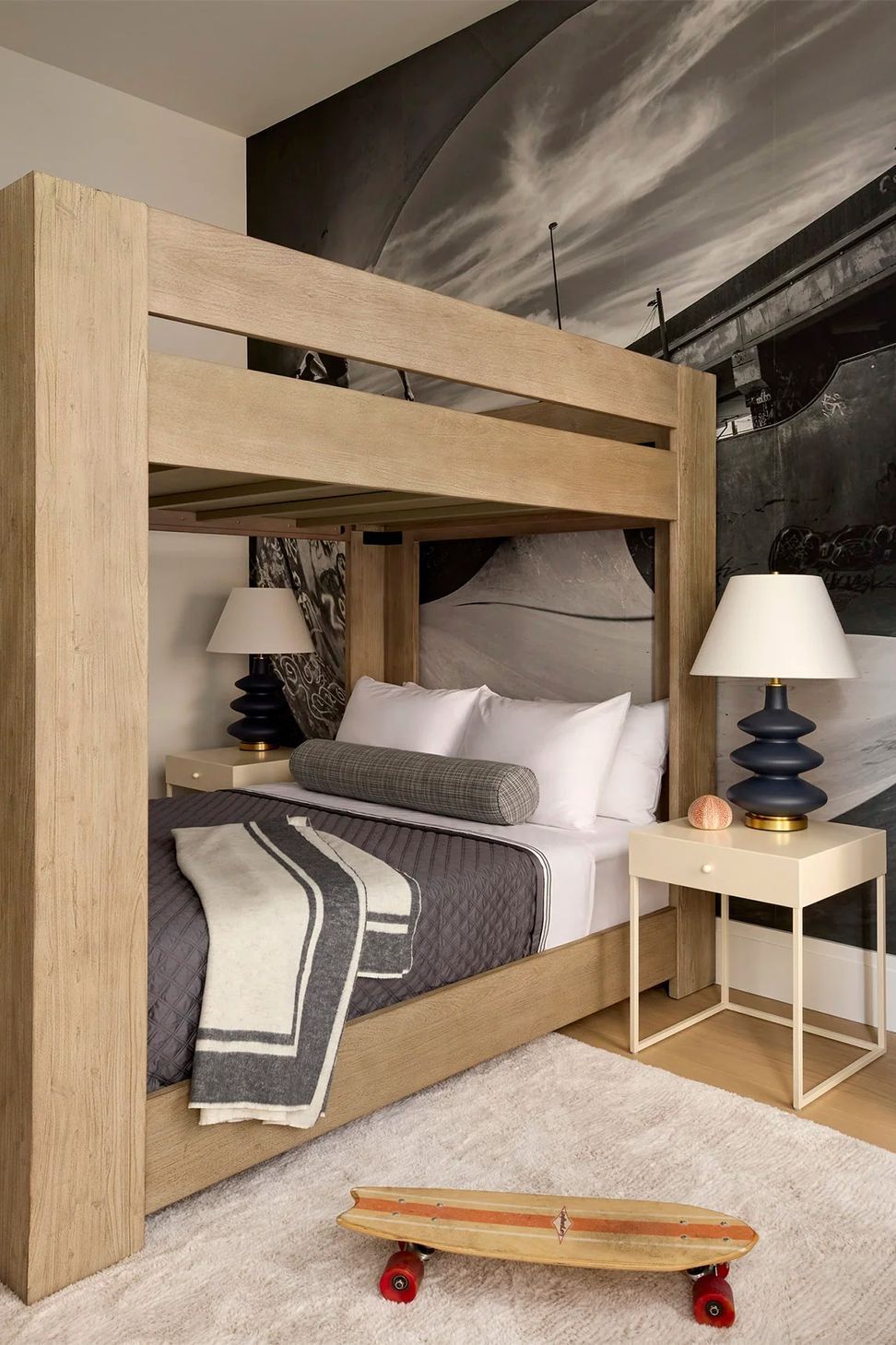 snohetta-upper-west-side-boys-bedroom-canopy-bed-mural-ap-compressed.jpg