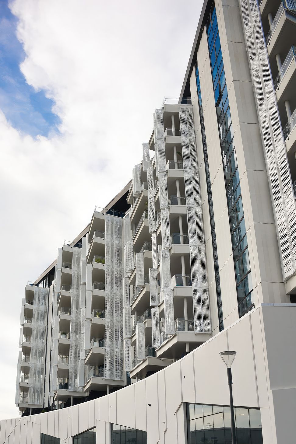 upAlexandra-Park-Apartments-11-fix-standard-scale-200x.jpg