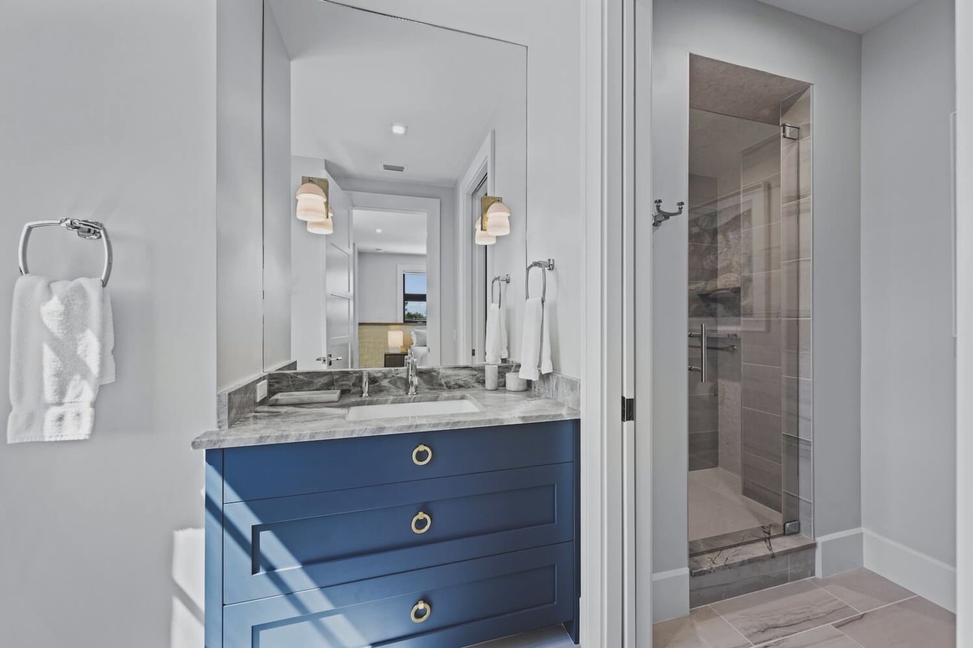 040bathroom5.jpg