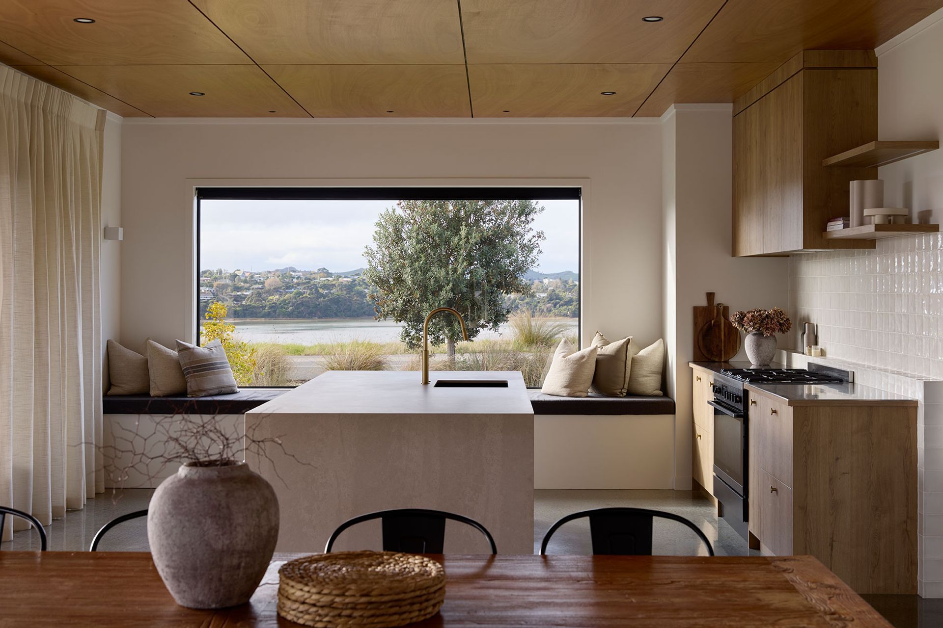 22026modernminimalistkitchen.jpg