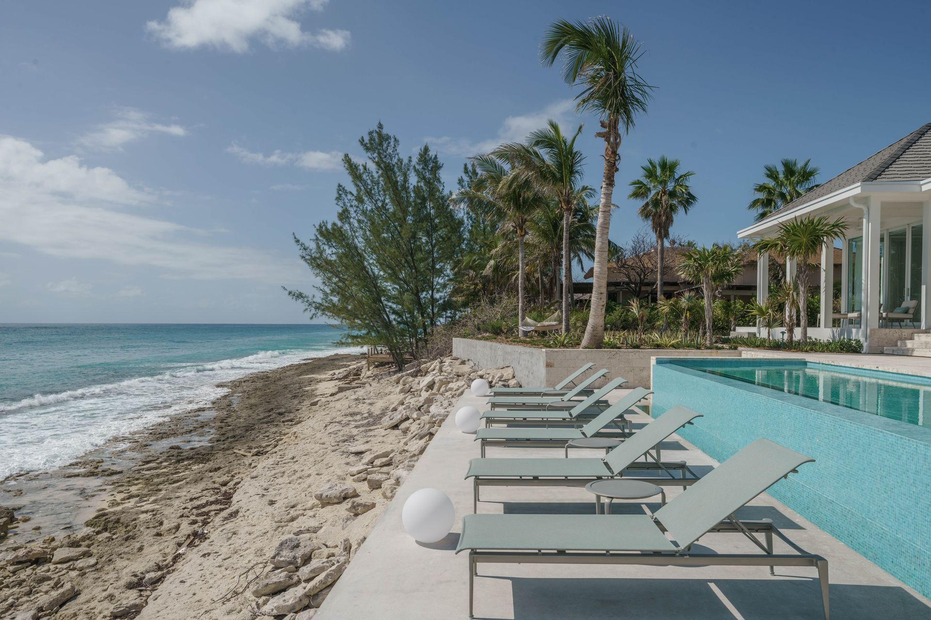6941d8391a5714d0f065db2aCat-Cay-Residence-Poolside.jpg