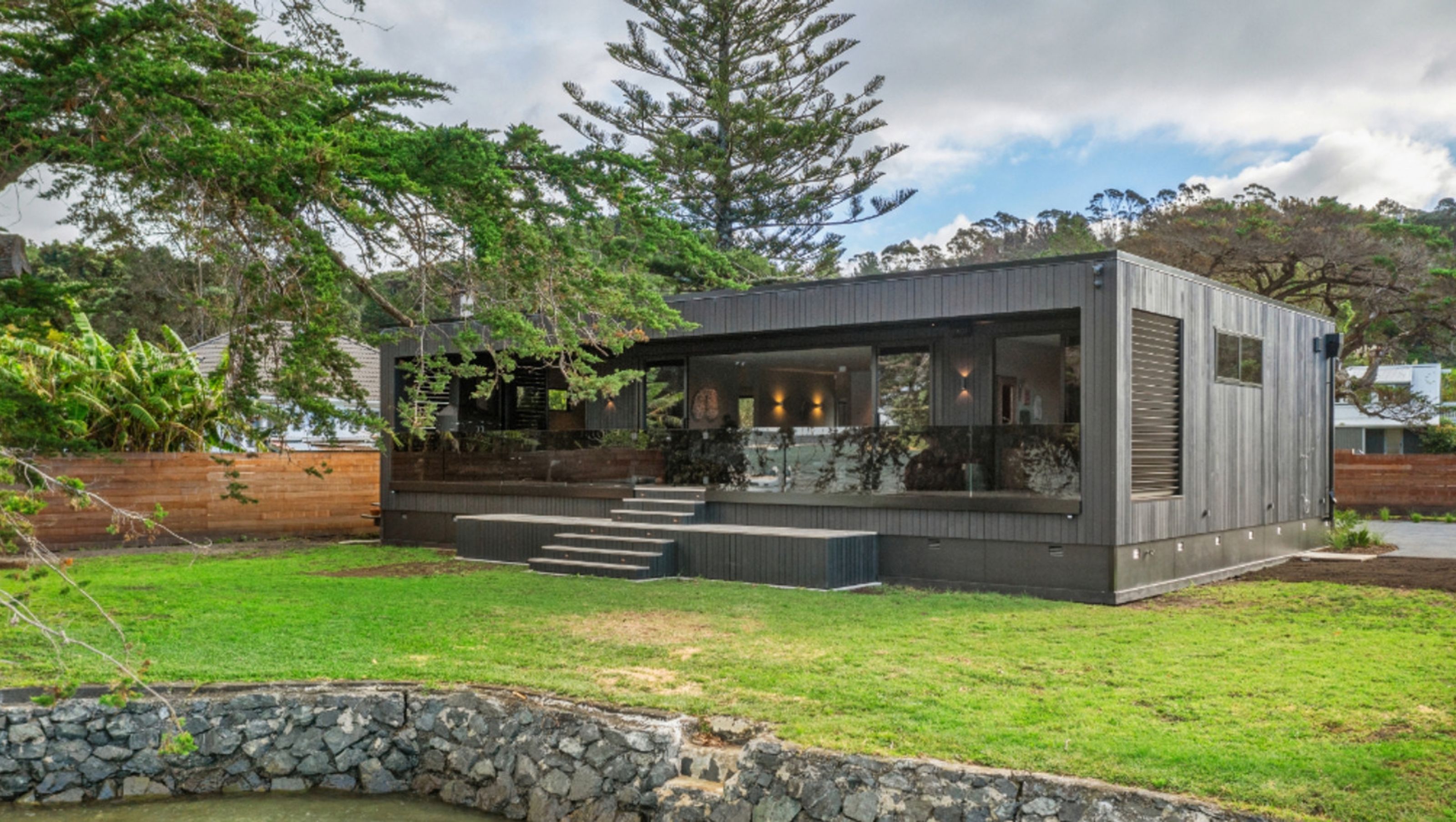 Tram Car Bay House