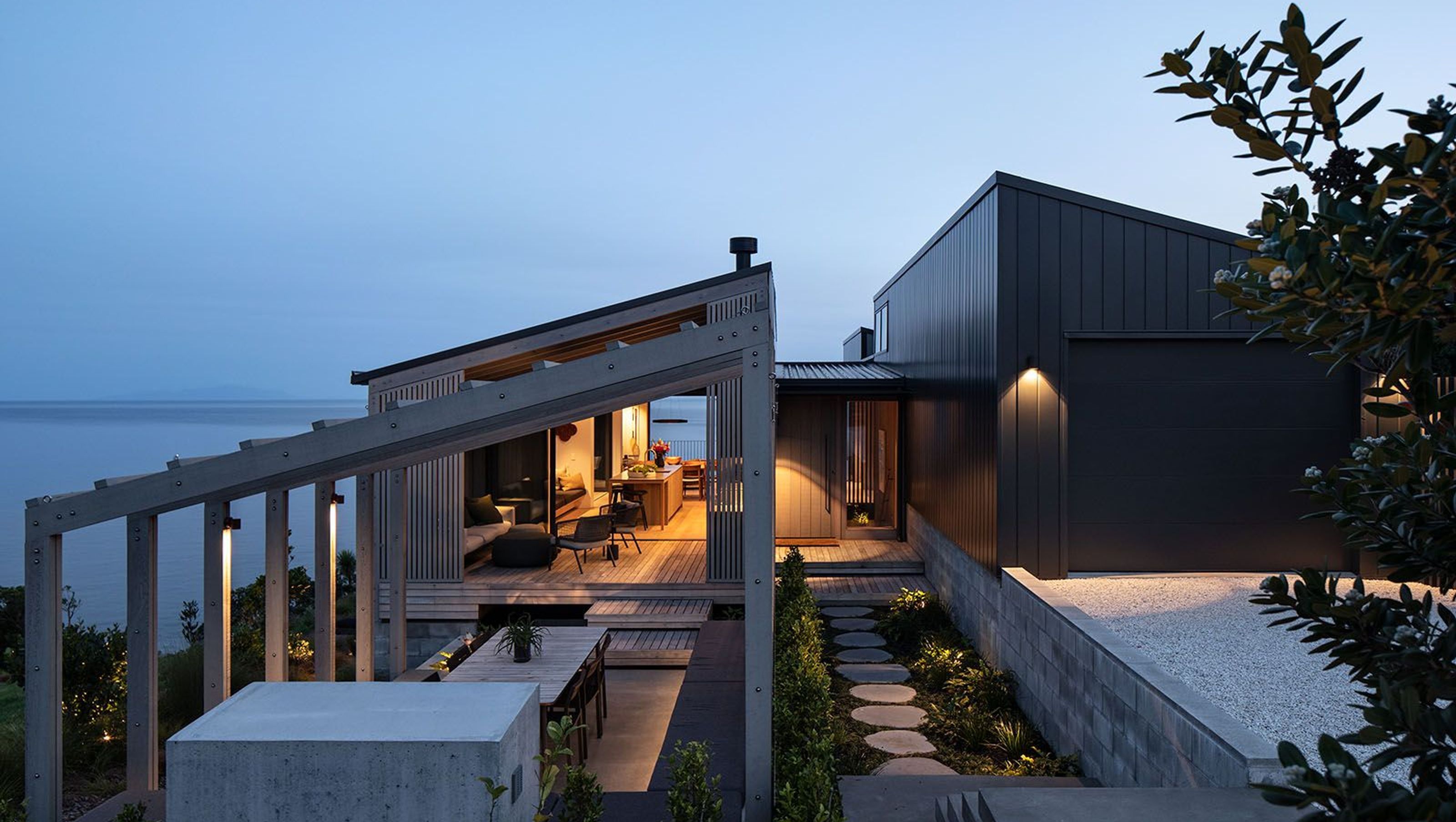 Reef House, Leigh