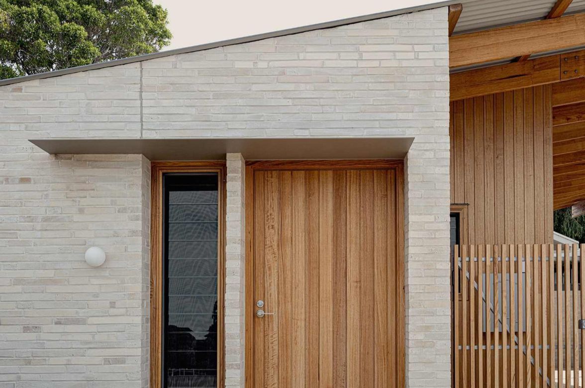 Normanville Beach House by Adam Johnson Design