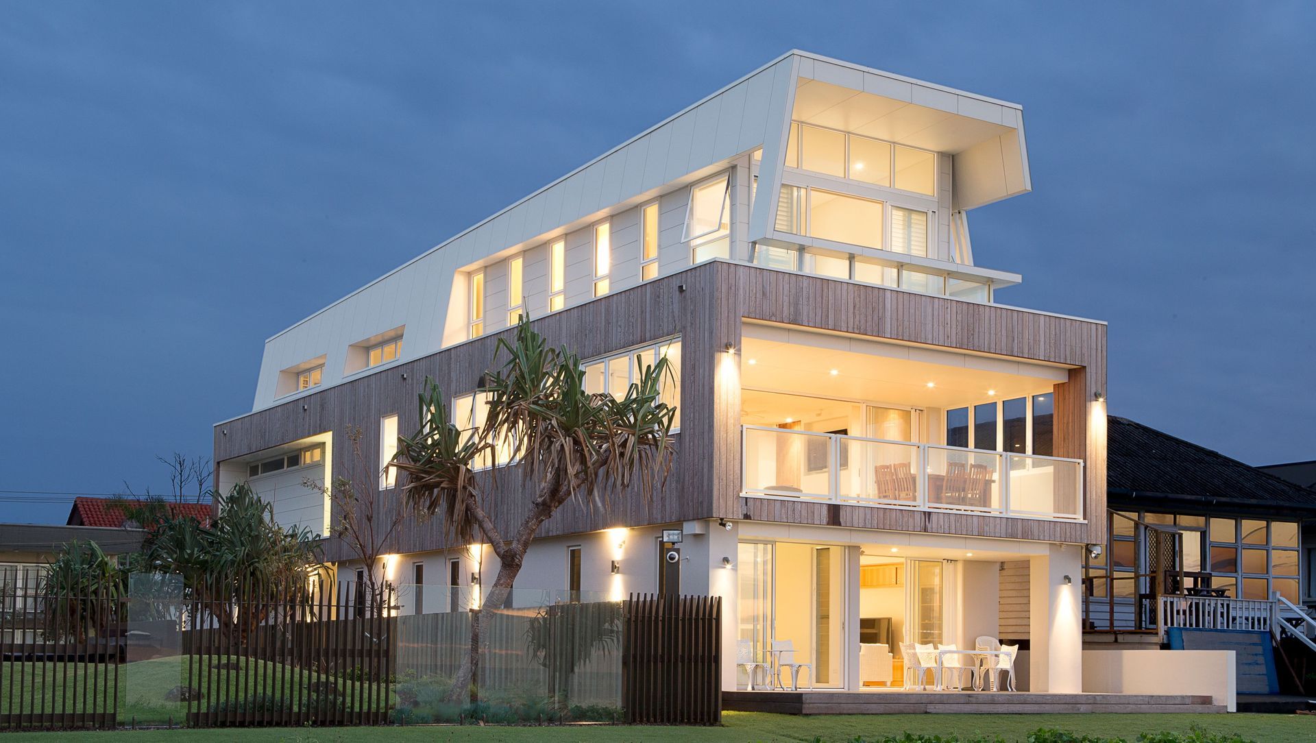 T Residence banner