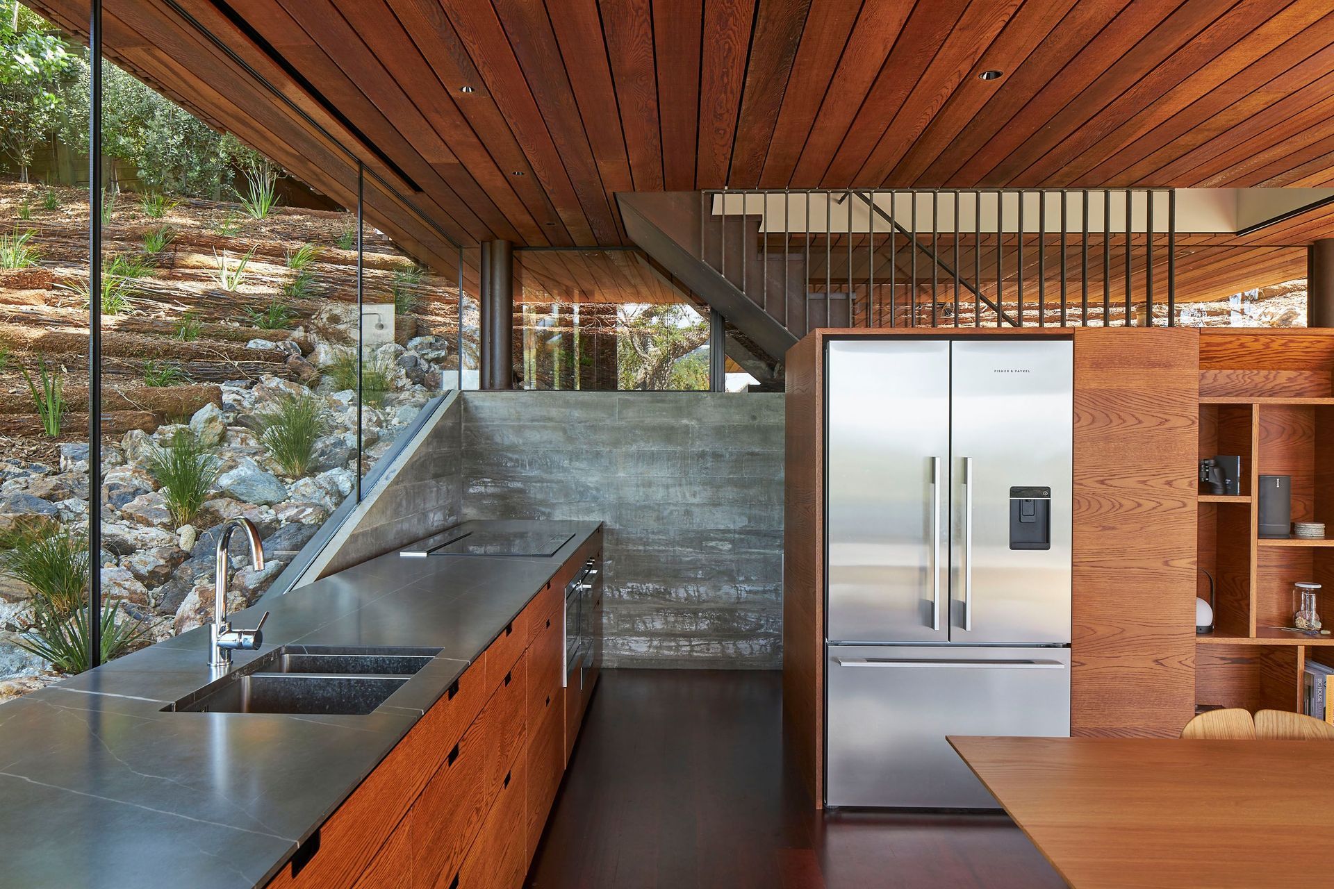 Mawhitipana House
