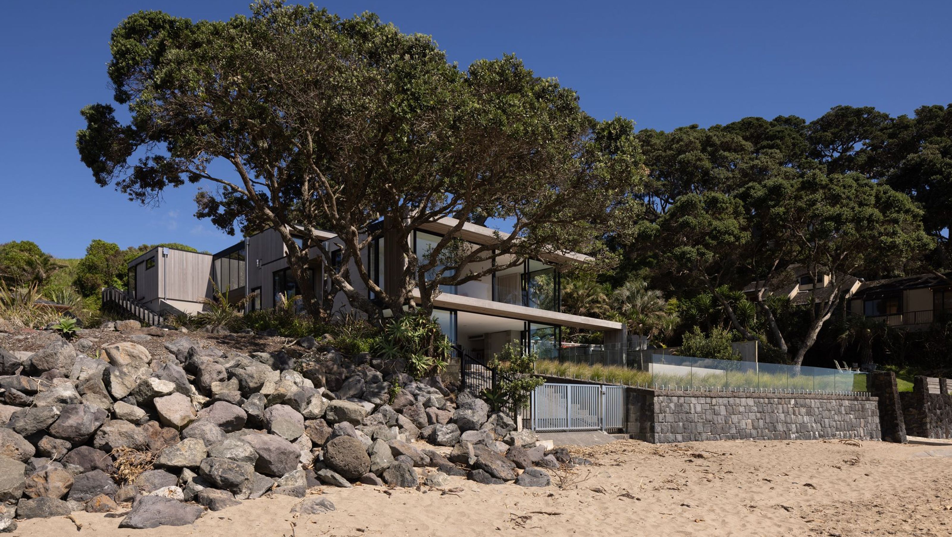 Pohutukawa House