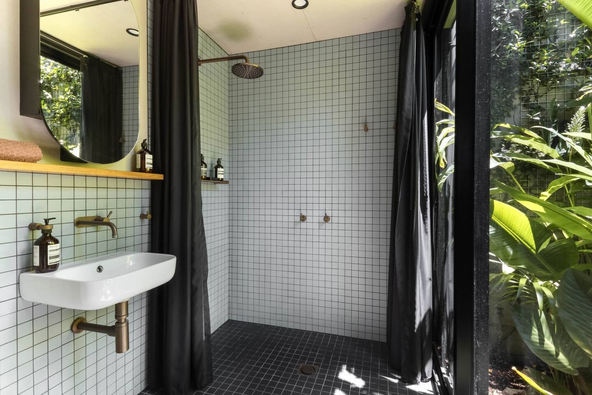 SG-MV8000-DS-Banksia-House-Kings-Beach-QLD-Interior-16.jpeg