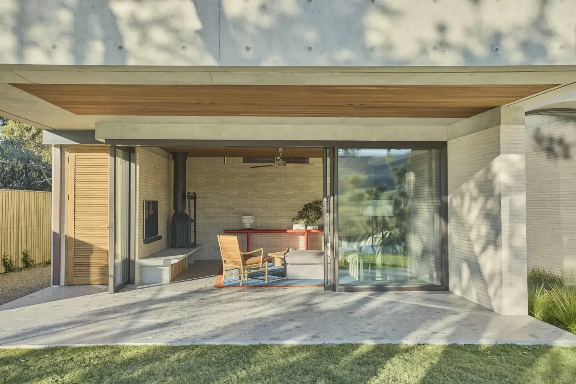 SOUTHCOASTBEACHHOUSEPROJECTRMSTRADERSNATURALSTONESUPPLIERMELBOURNE002-1536x1025.webp