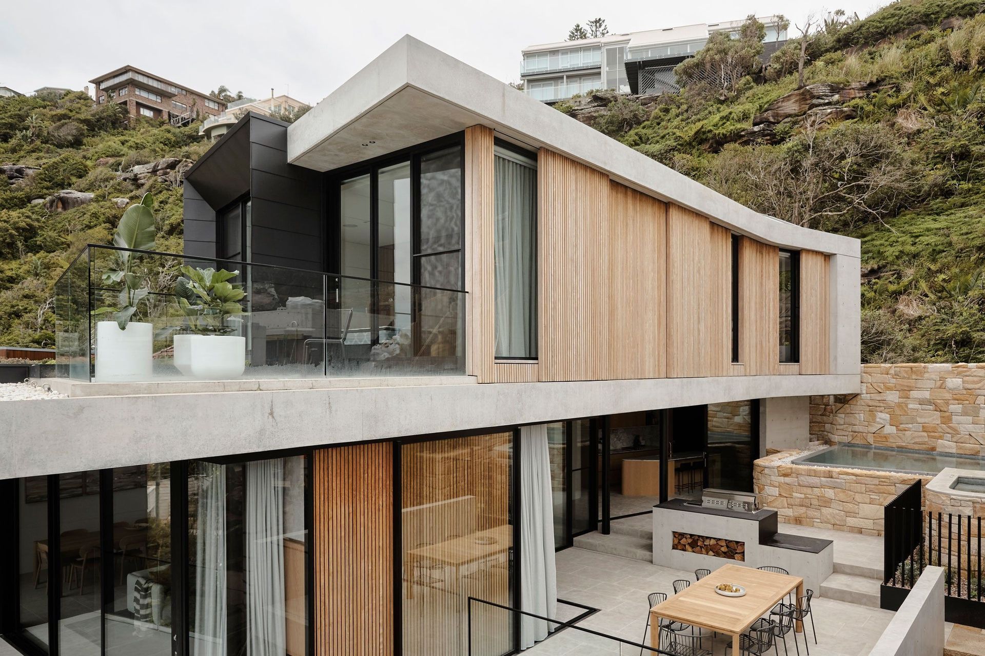 Whale-Beach-House-by-Studio-Johnston-Project-Feature-The-Local-Project-Image-22-1-v3.jpg