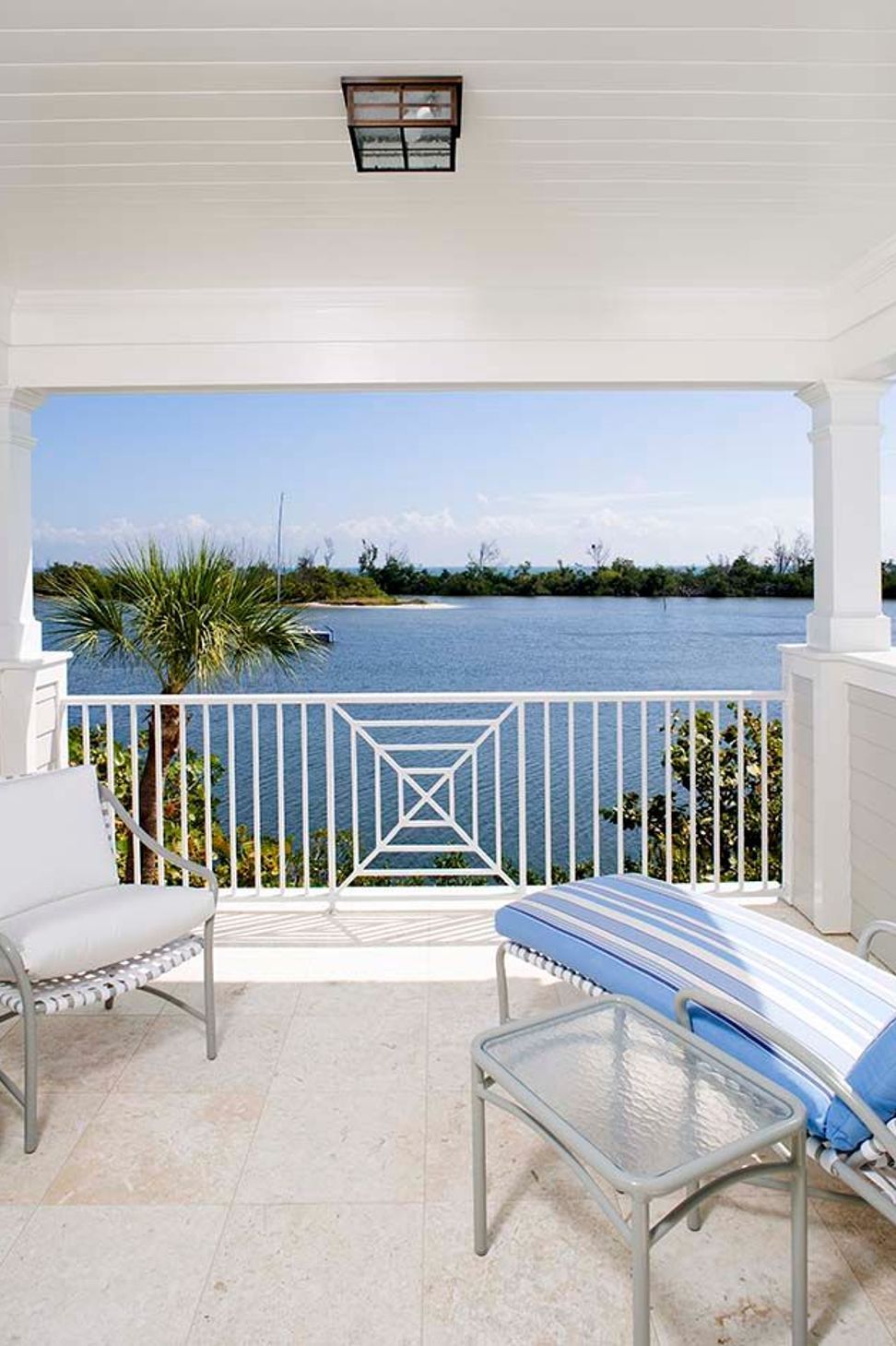 balcony-v2.jpg