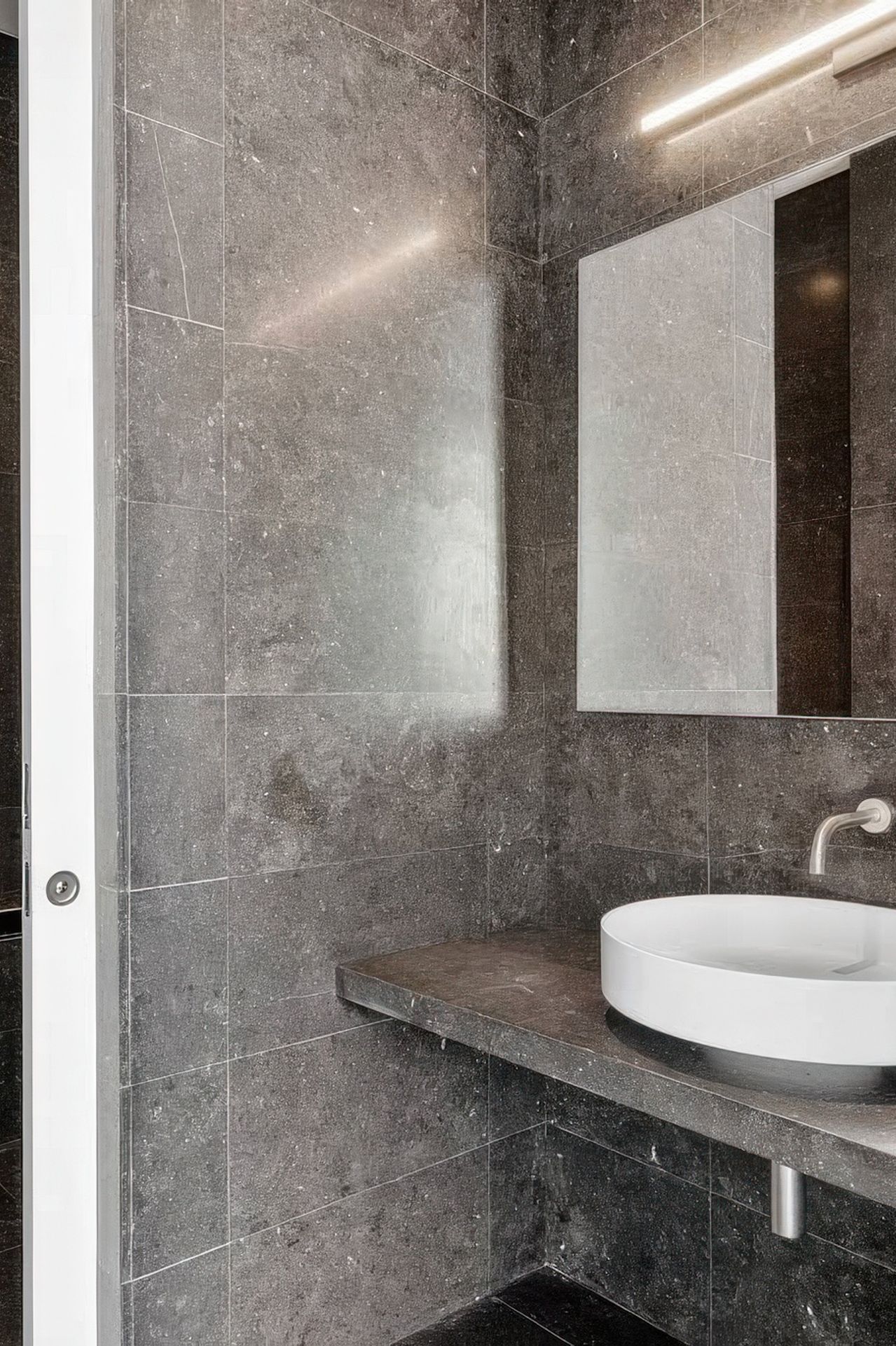 imgi23dark-contemporary-bathroom-interior-design-by-the-up-studio-gigapixel-standard-v2-2x-v2.jpg