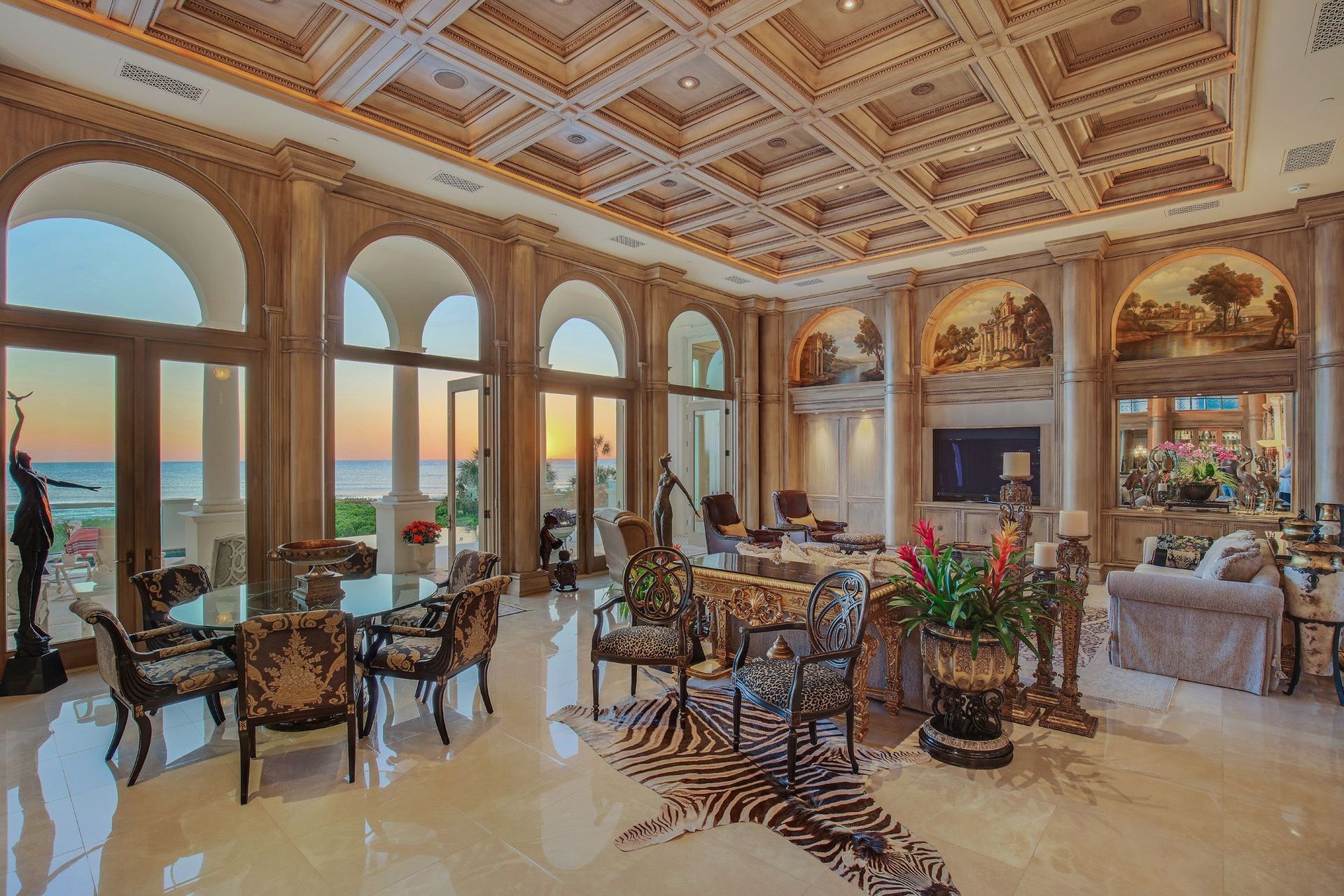 serenissima-longboat-key-living-room-mural-niches-02.jpg