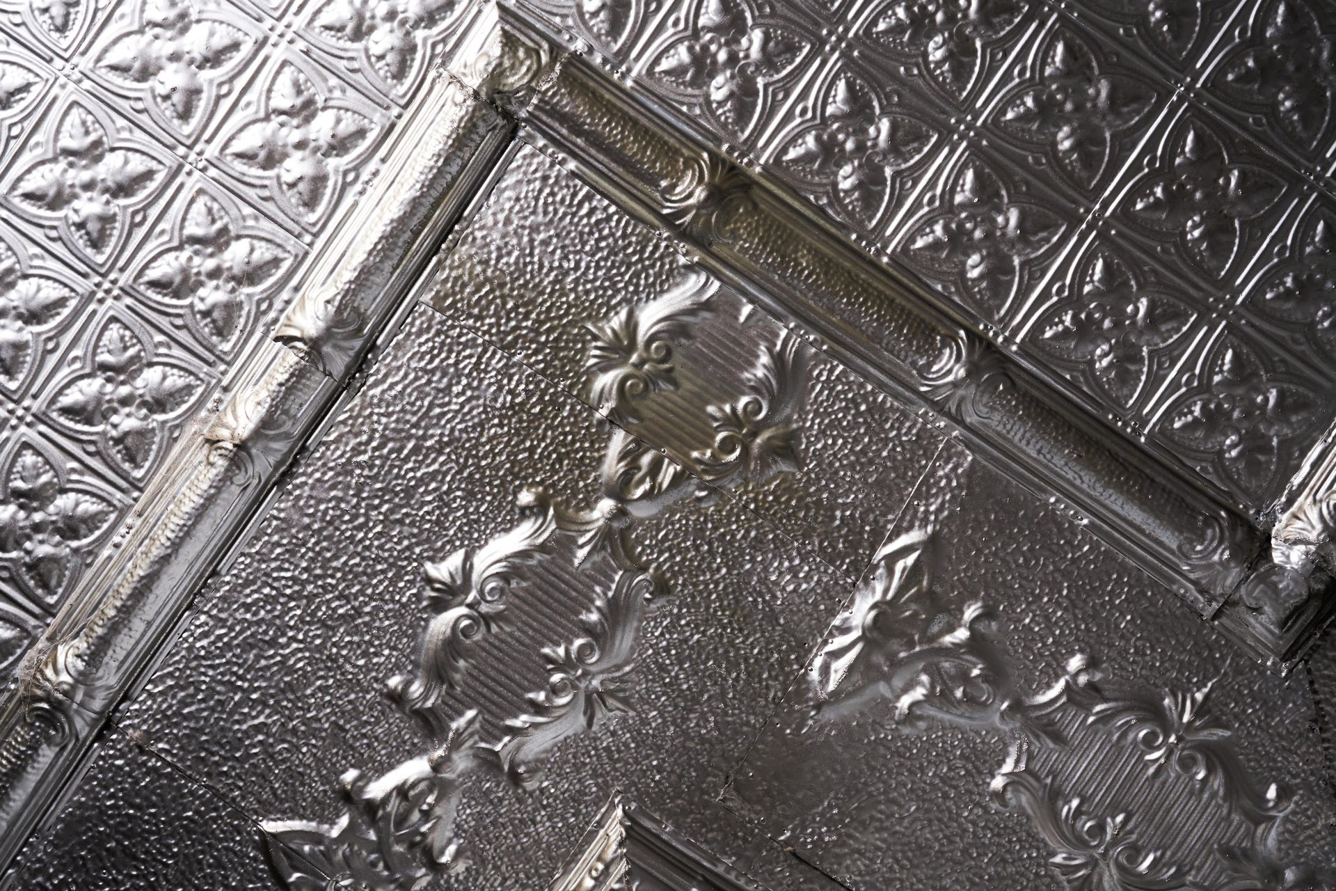 142220822WesternHotelInteriorDetails300DPI.jpg