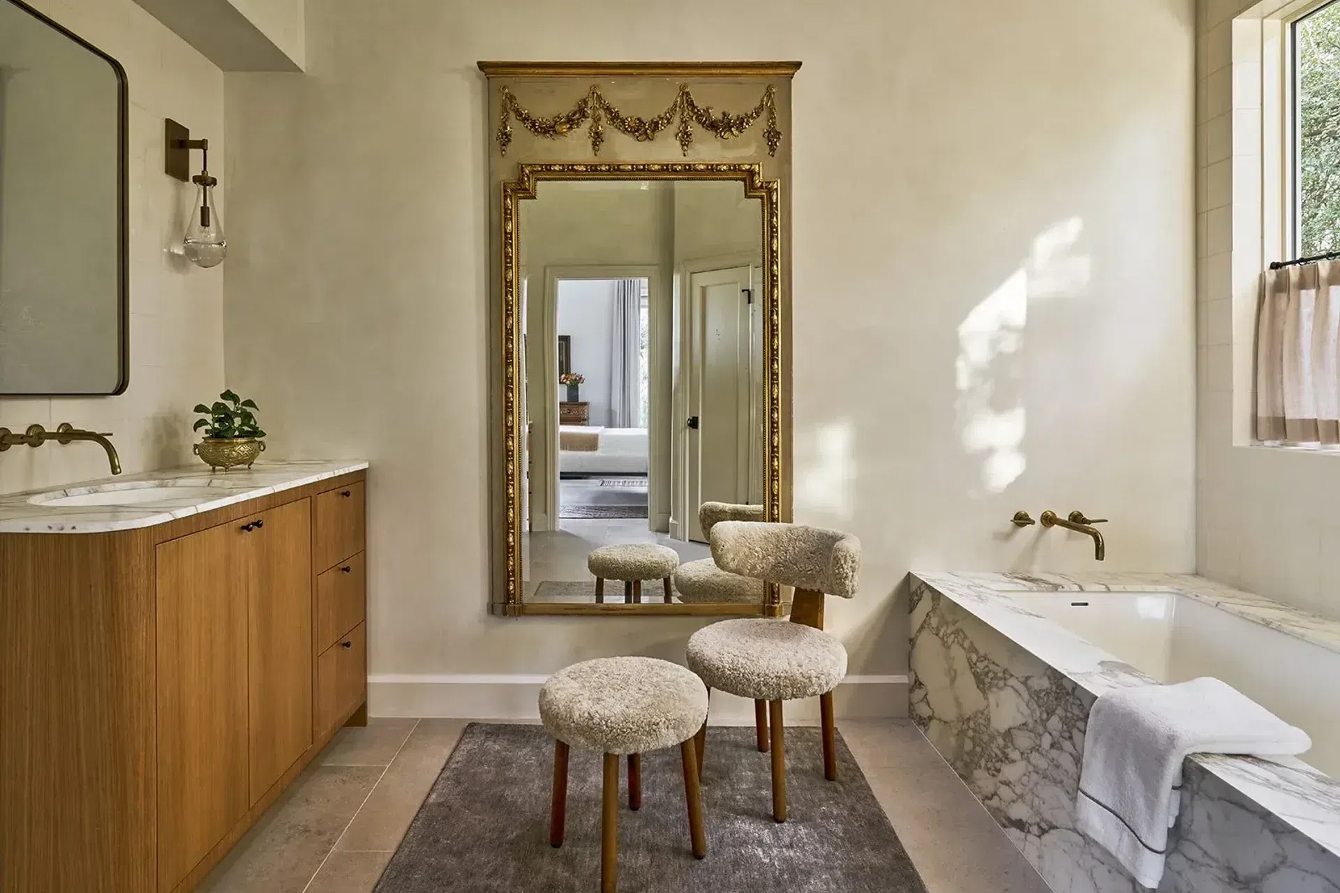 00NWHillsPrimaryBathroom.webp
