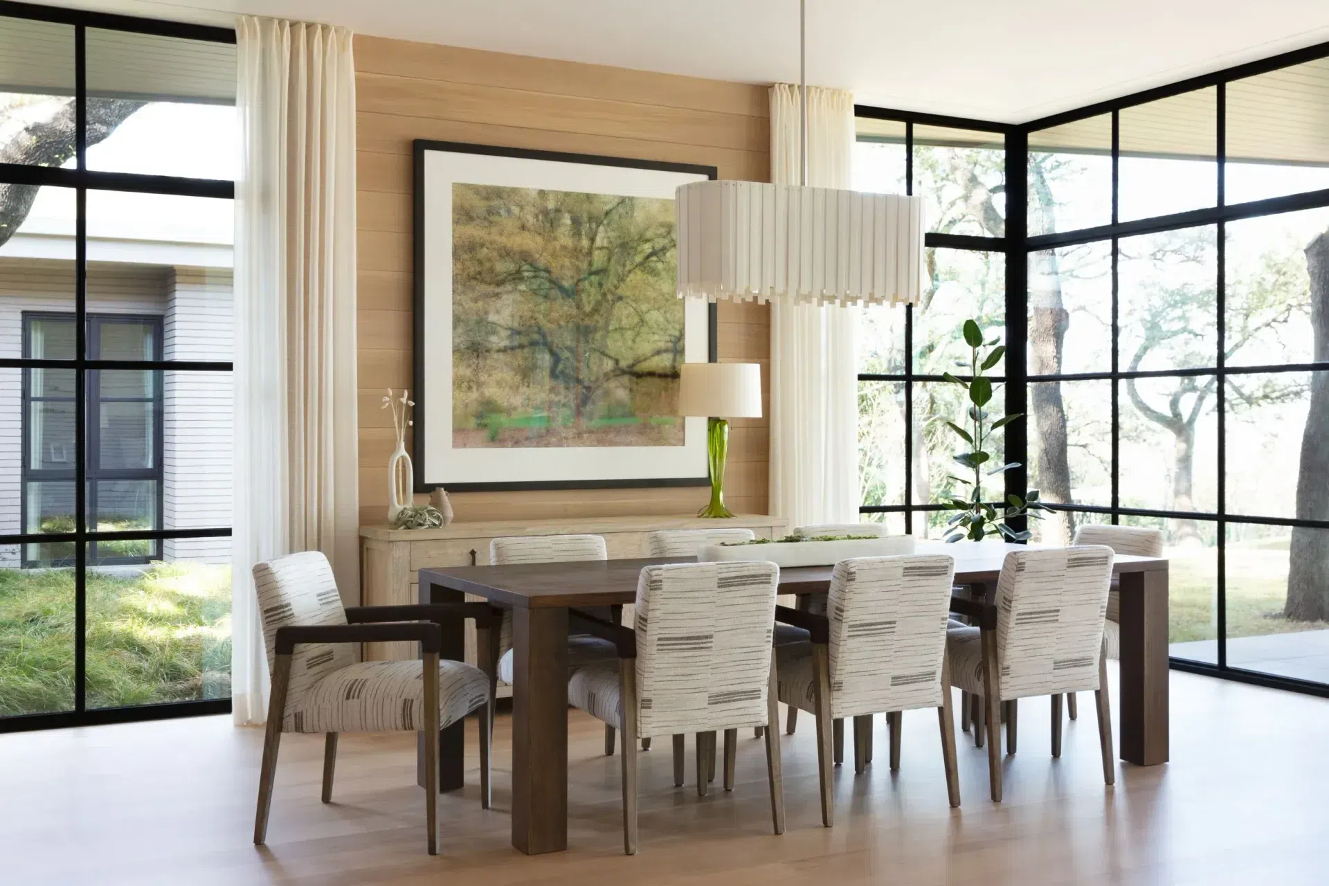 05NWHillsDiningRoom.webp