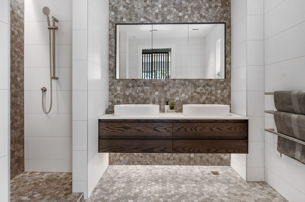Tamaki Drive Residence