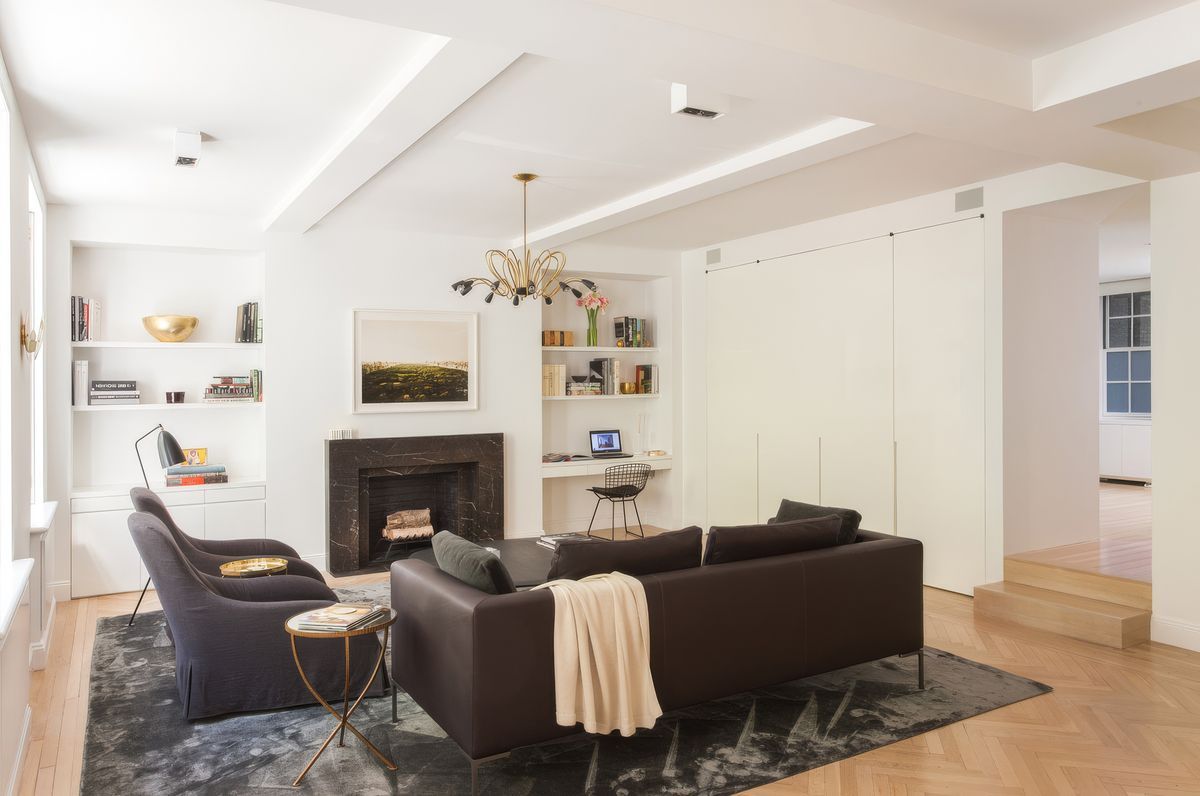 Apt 2F
