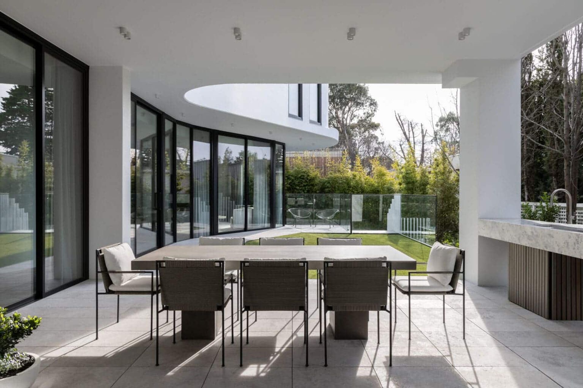 TUNDRA-LIGHT-SANDBLASTED-LIMESTONERMS-TRADERSNATURAL-STONE-SUPPLIER-MELBOURNE-1-1536x1025.jpg