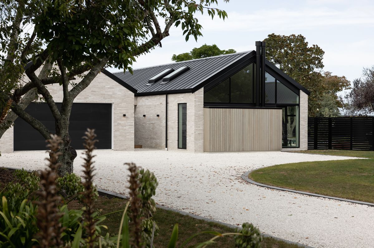 Thornton Road Residence