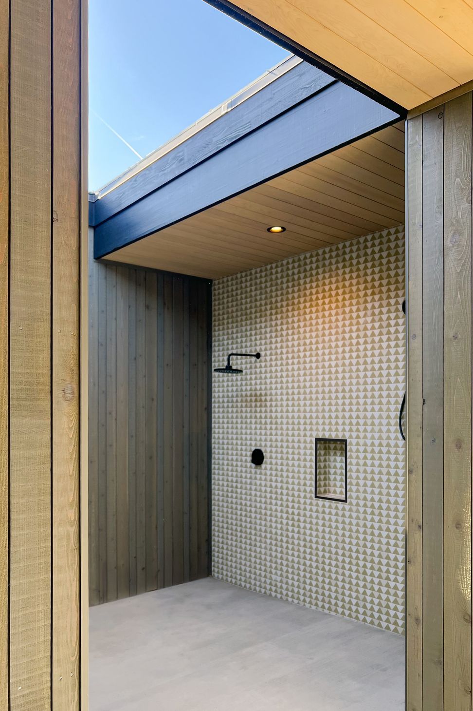 Web-Outdoor-Shower.jpg
